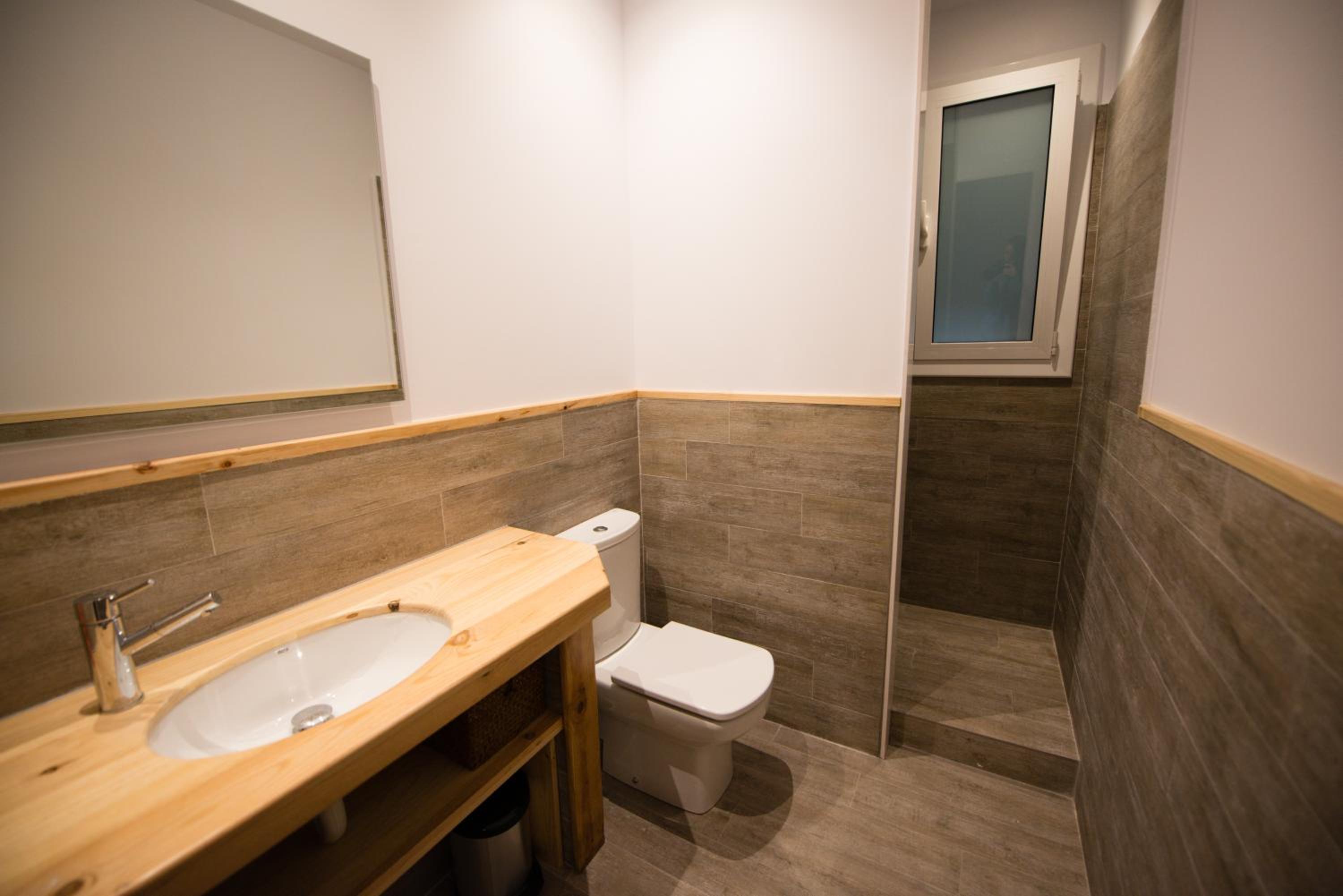Quadruple Room with Shared Bathroom photo 3