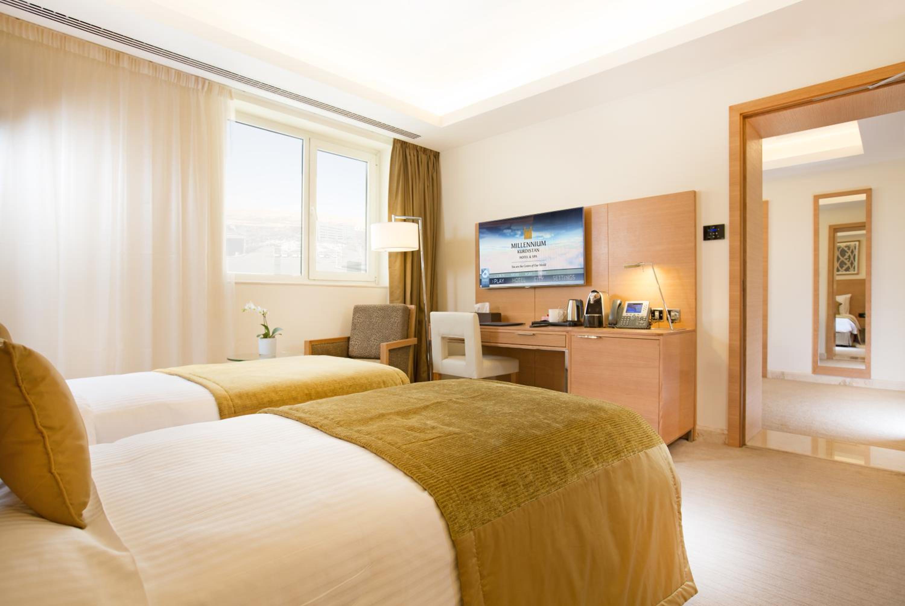 Standard Twin Room - Photo 4