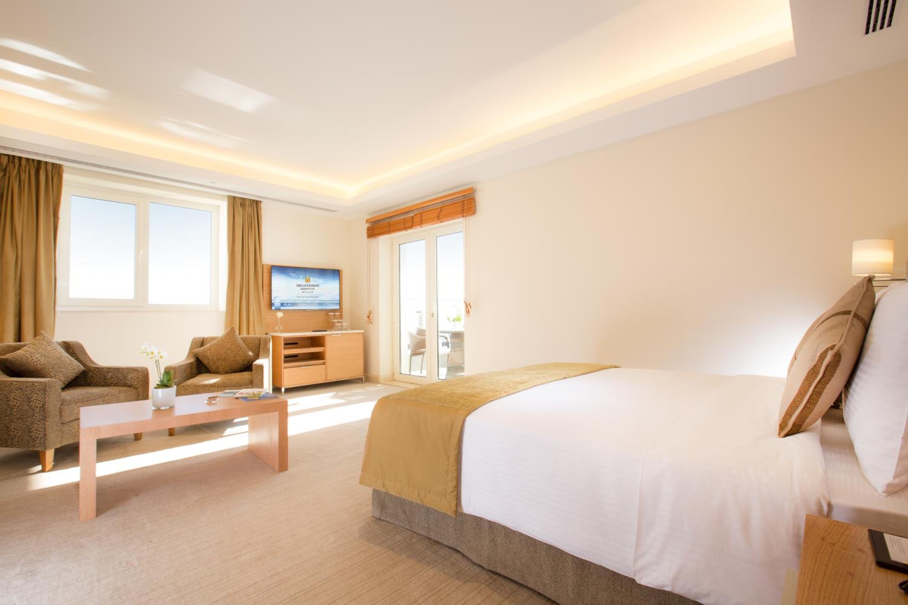 Executive Suite With One King Bed - Photo 1
