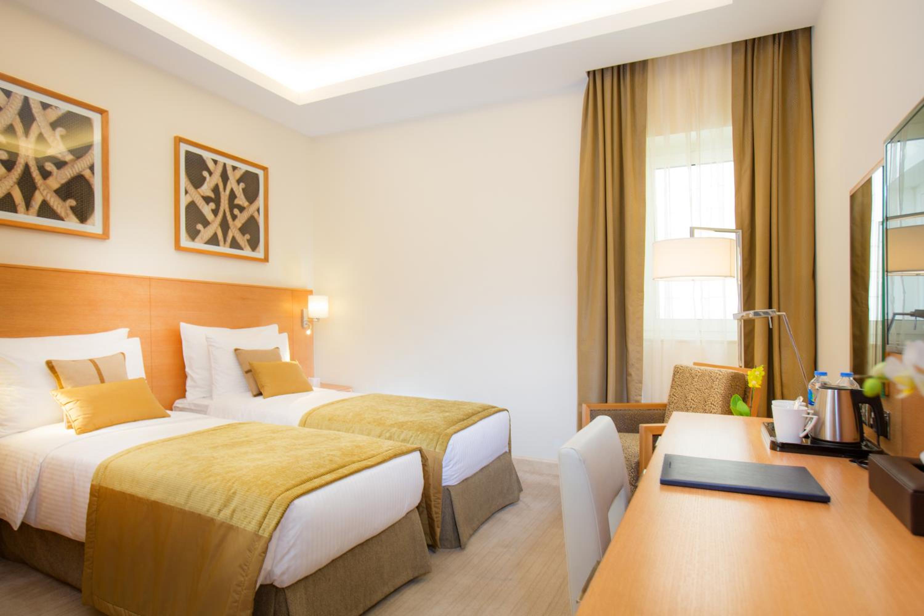 Standard Twin Room - Photo 2