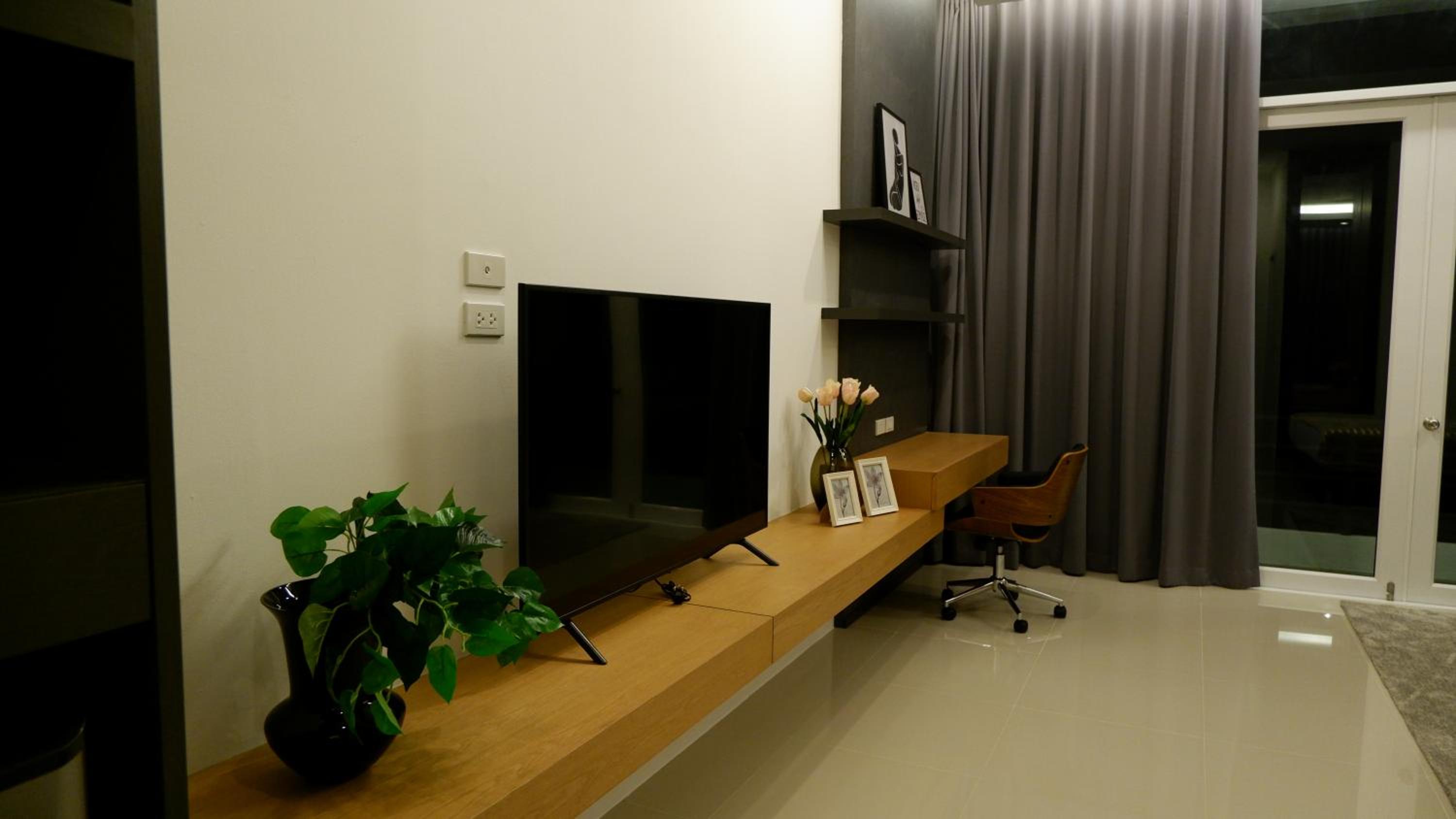 Two-Bedroom House - Photo 21