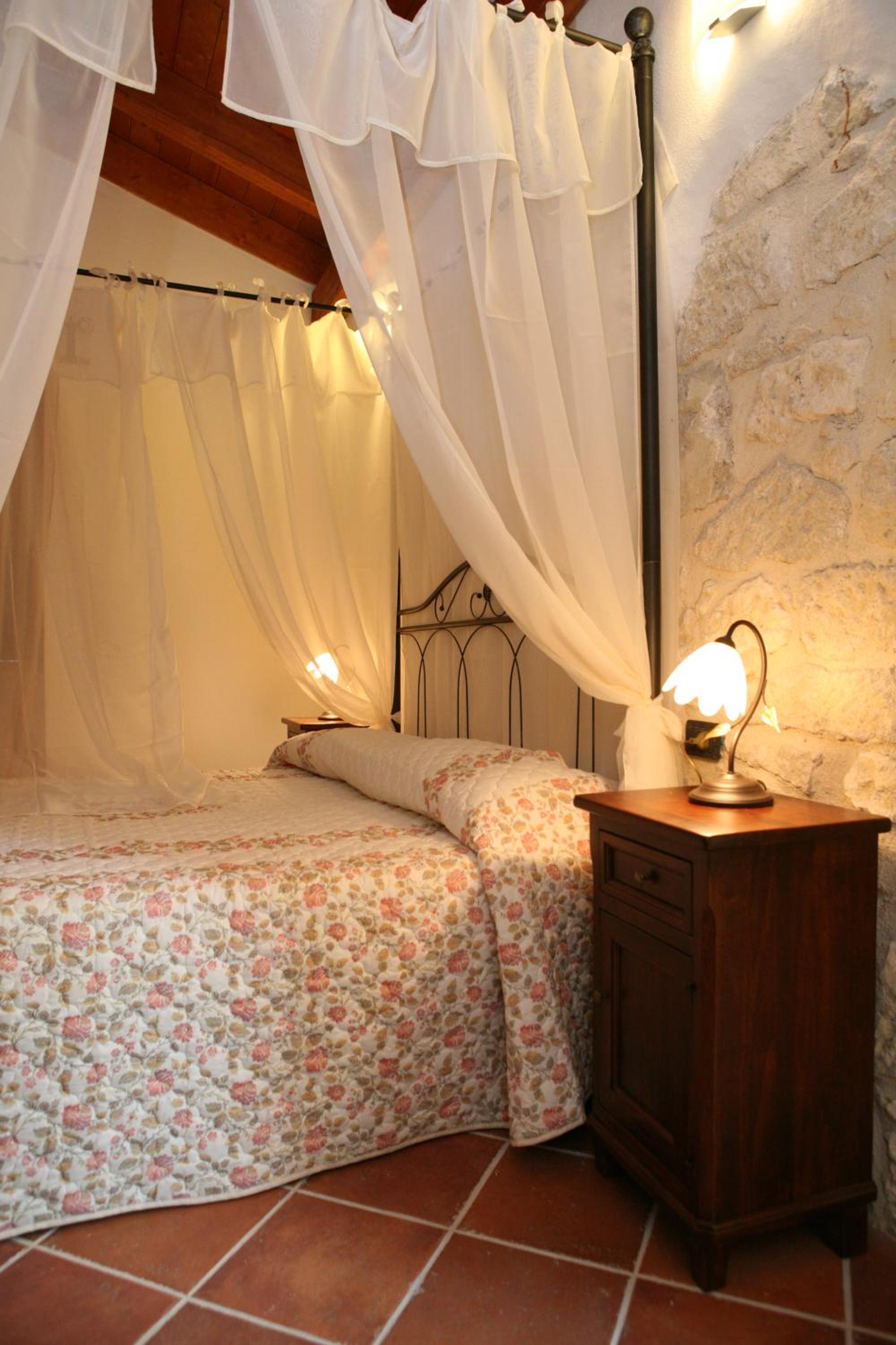 Double Room with Pool View photo 3