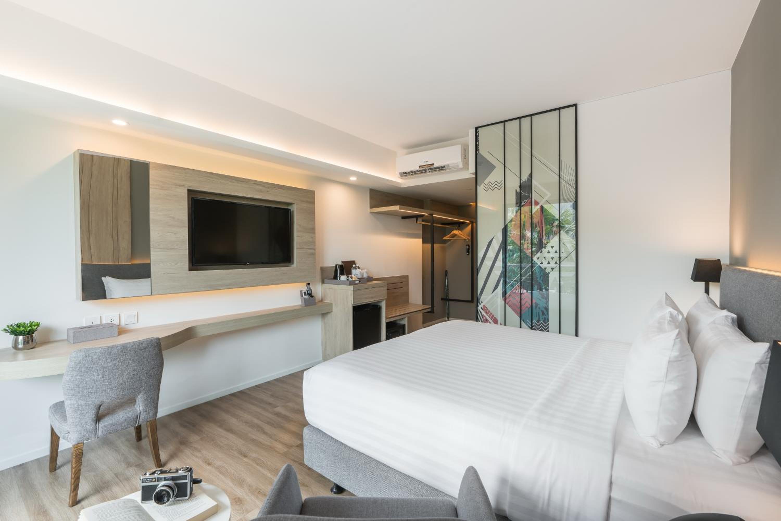 Deluxe Double Room with  Pool View - Photo 1
