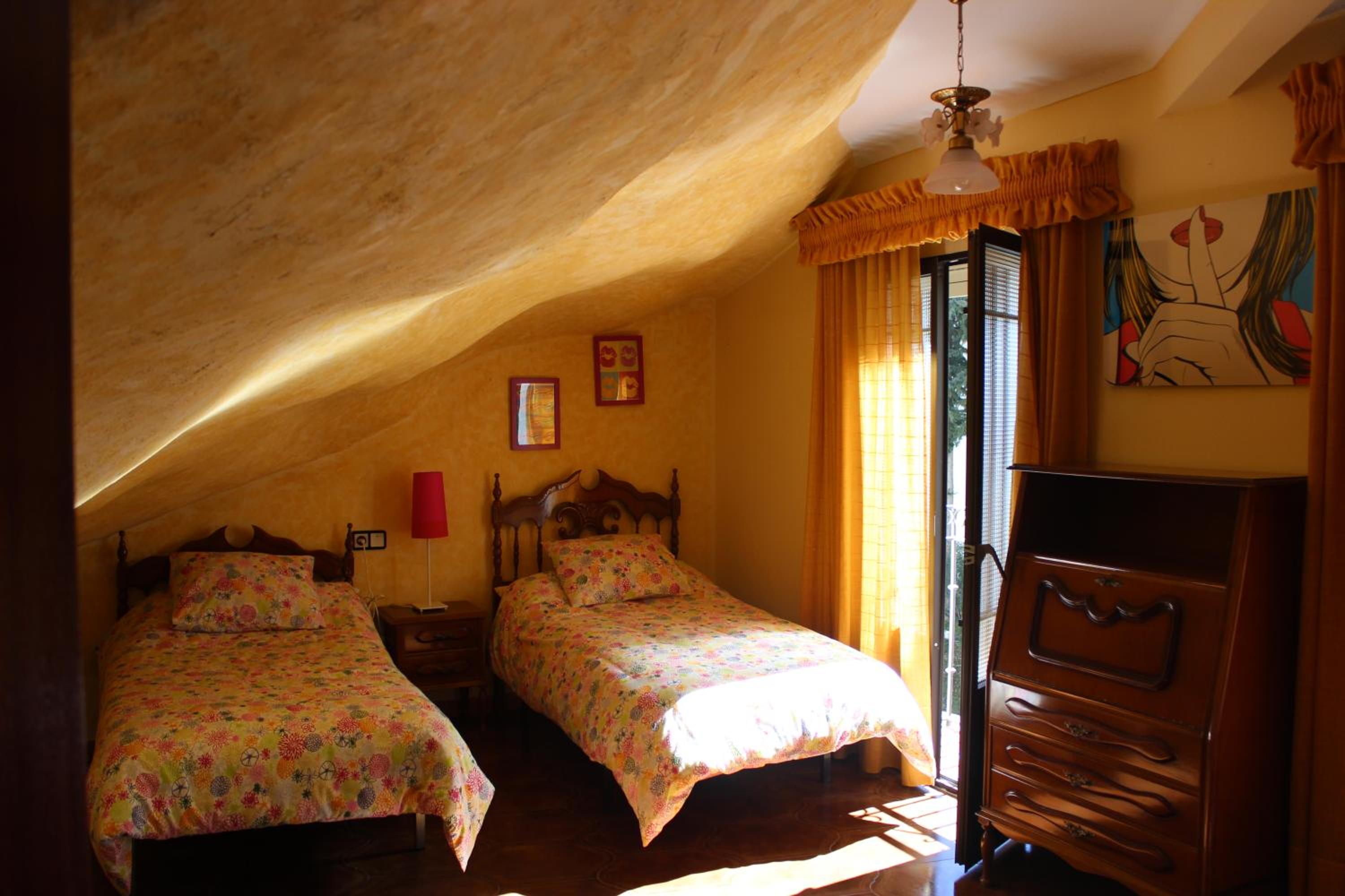 Three-Bedroom House photo 3