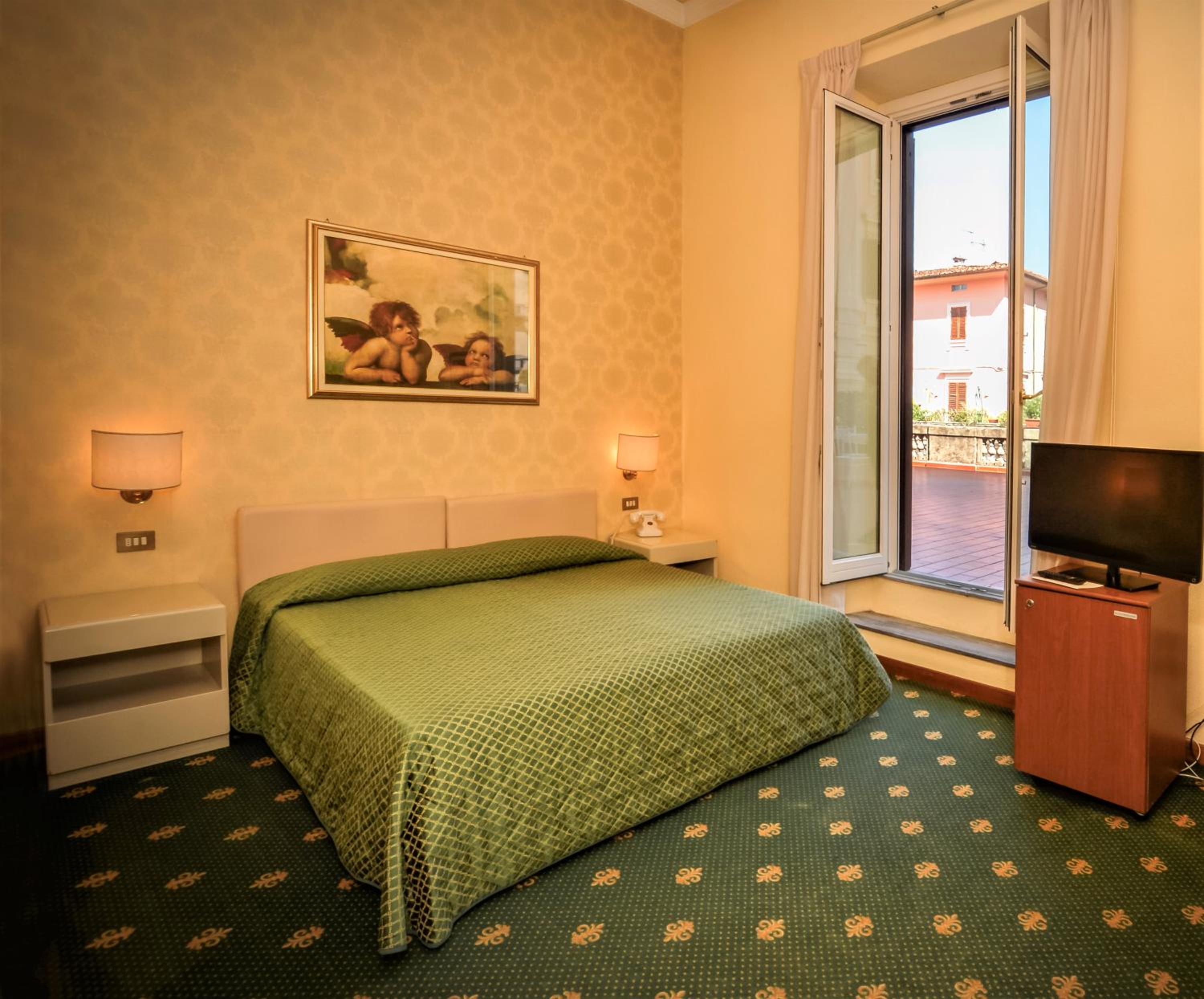 Double or Twin Room - Photo 7