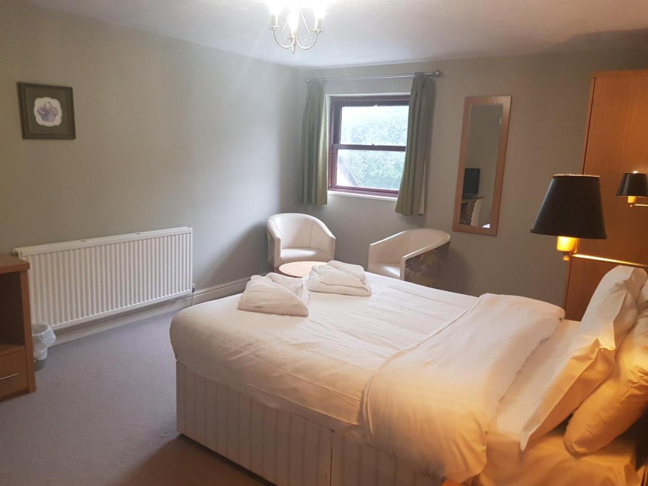 Standard Double Room - Photo 7