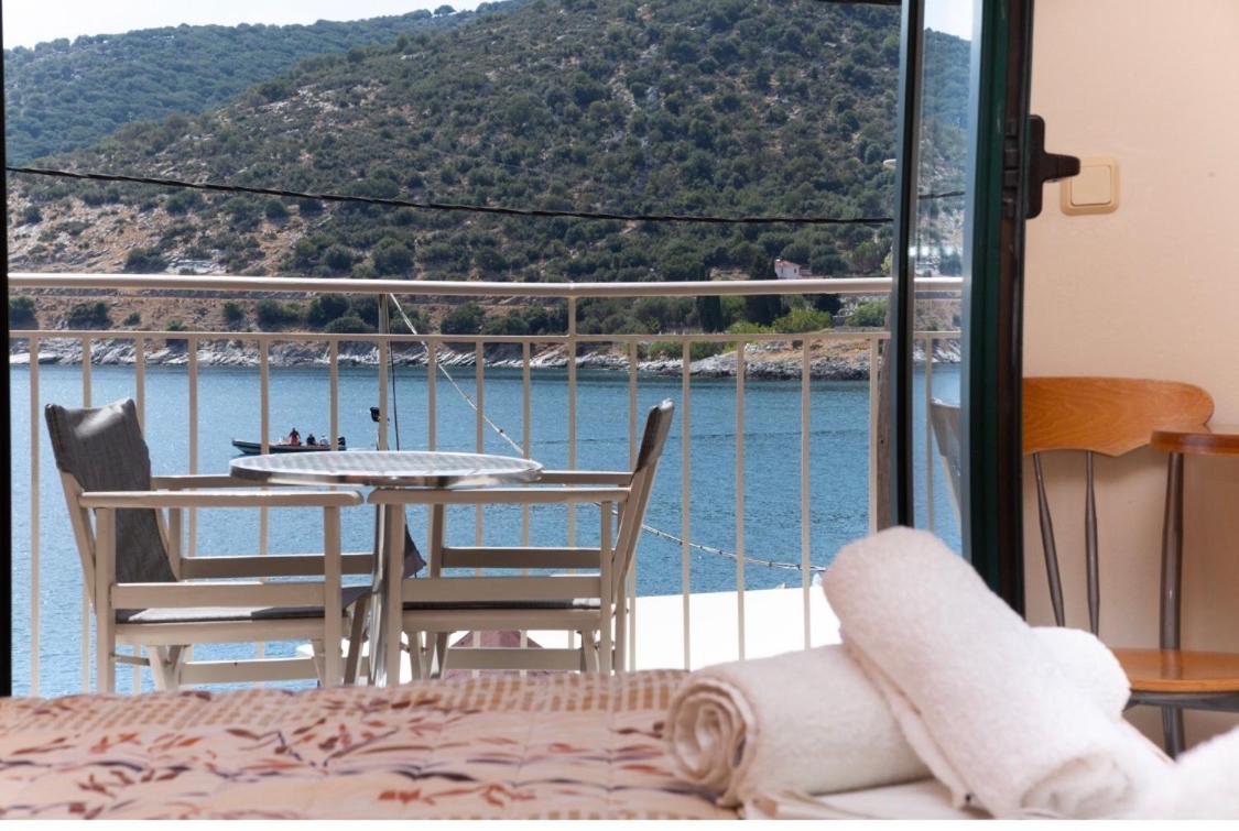 Studio (2 Adults) with Sea View photo 2