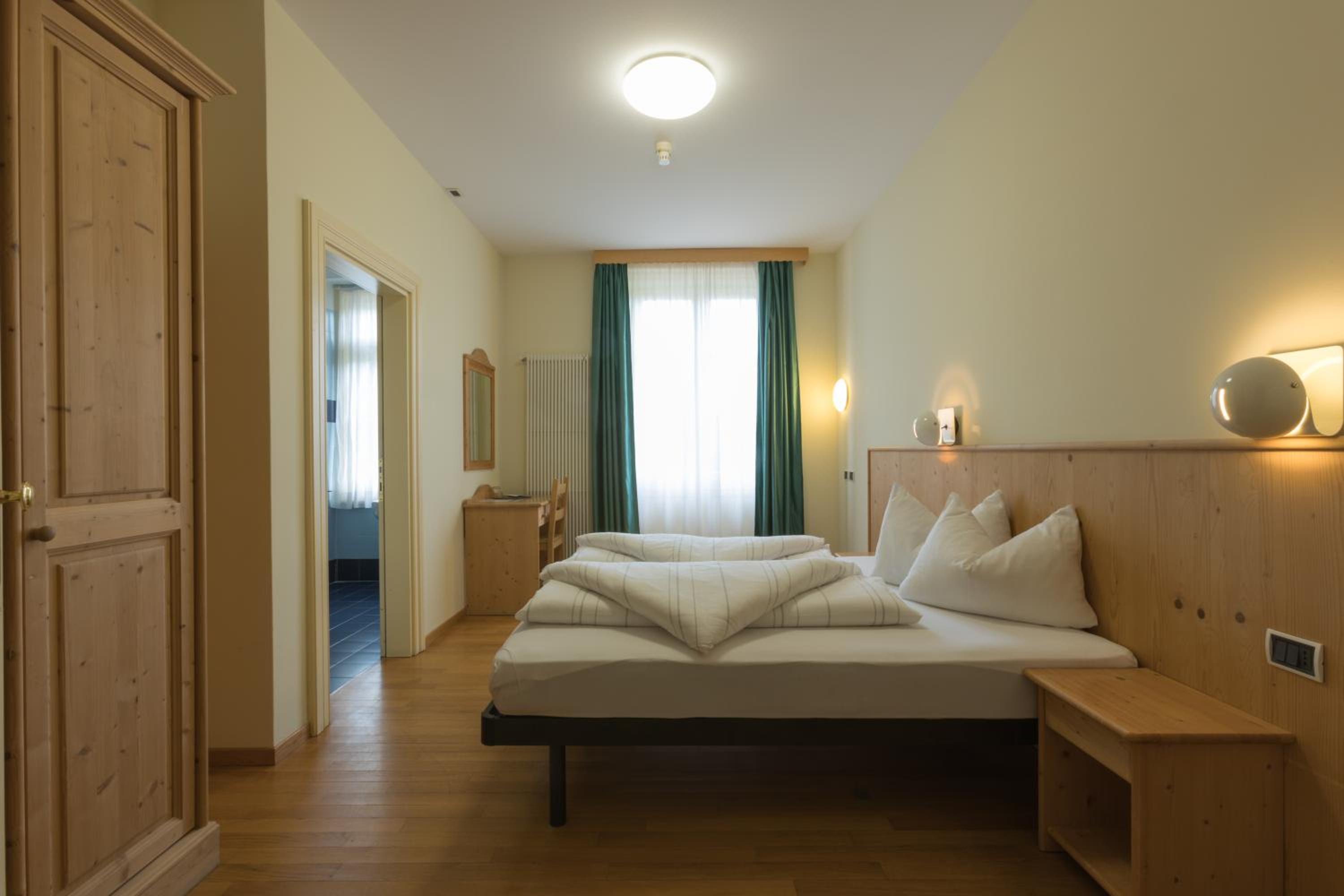 Double or Twin Room - Photo 2