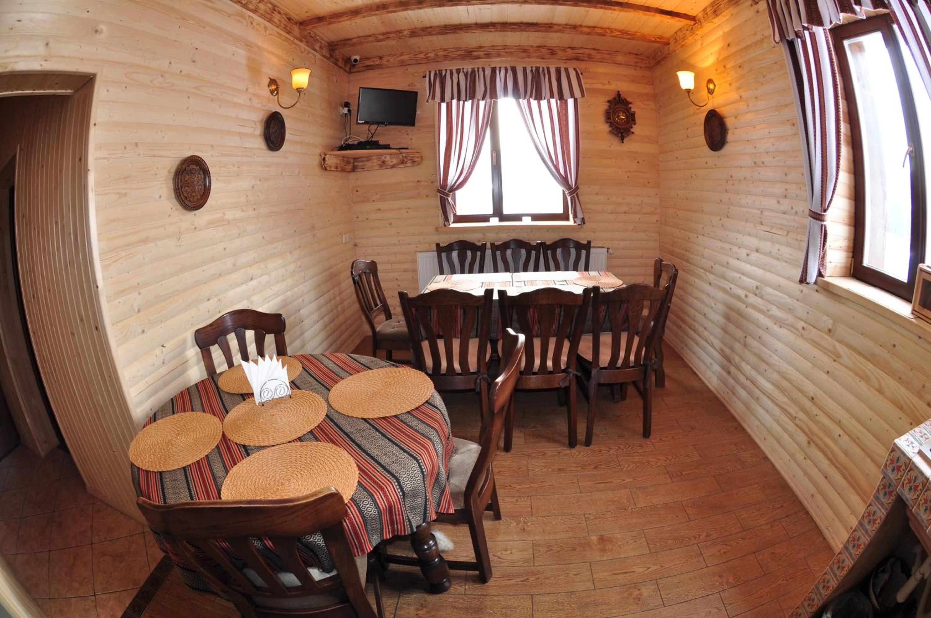 Eight-Bedroom Cottage