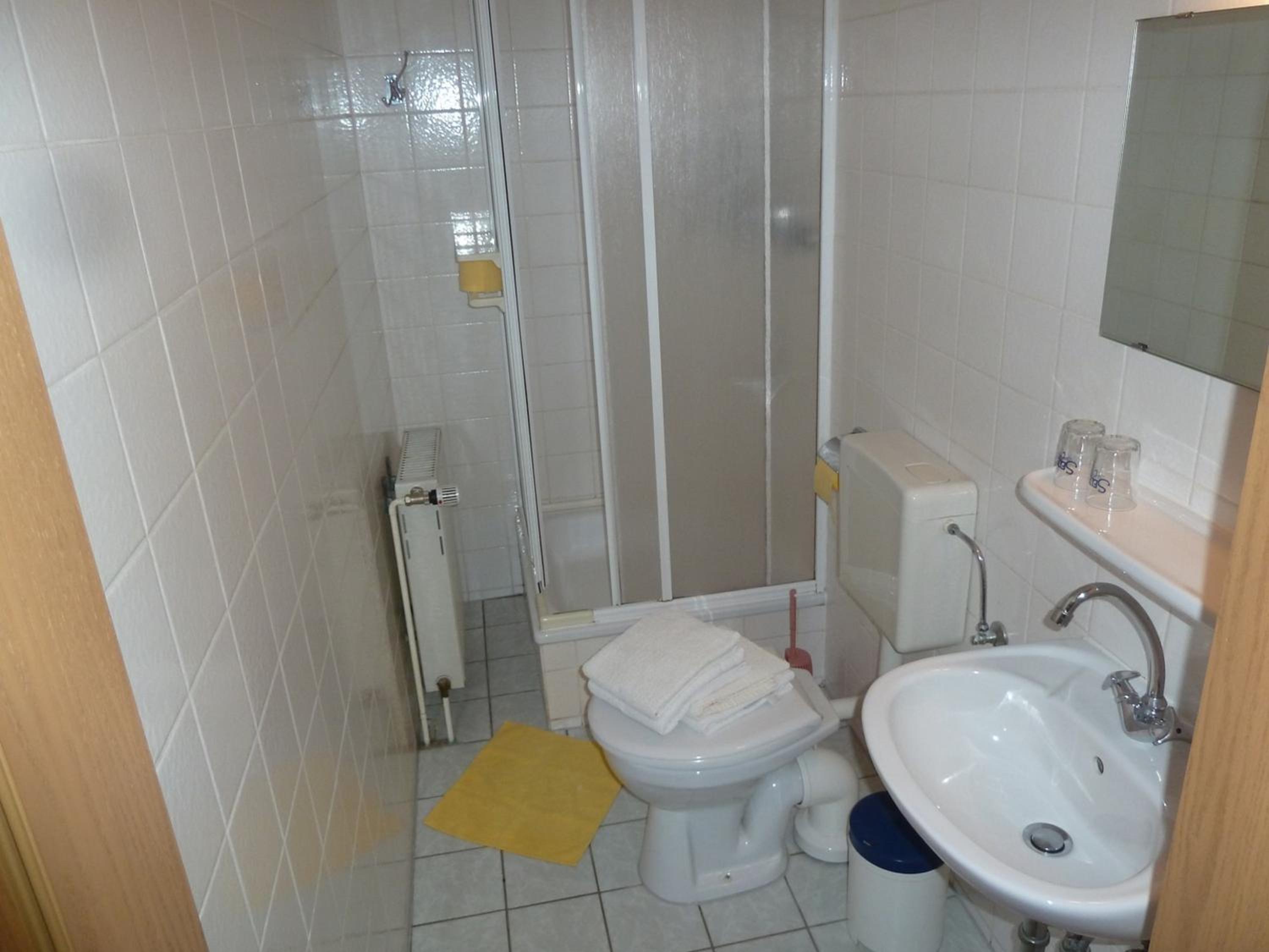 Standard Double Room - Photo 2