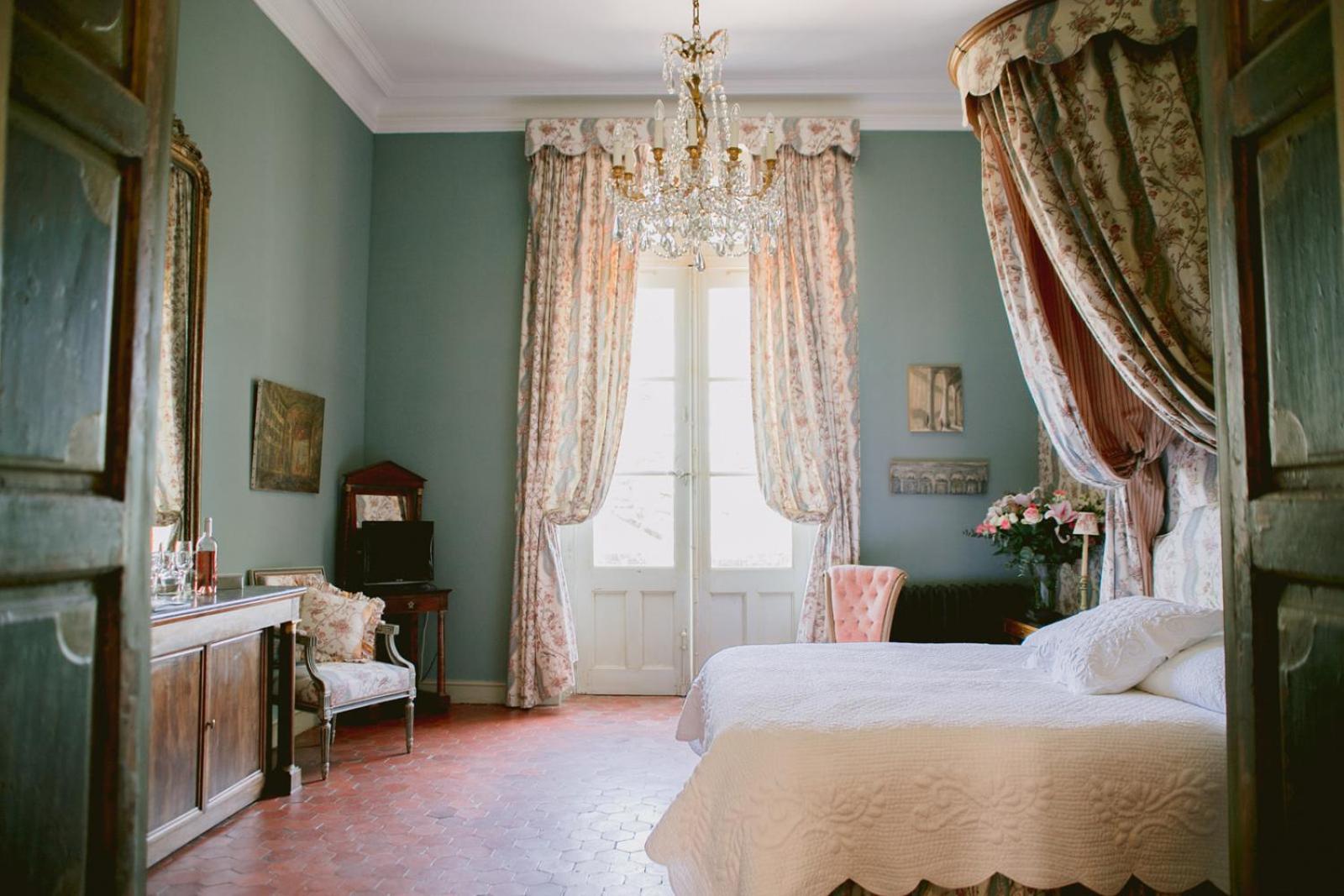 Deluxe Double Room - Photo 12