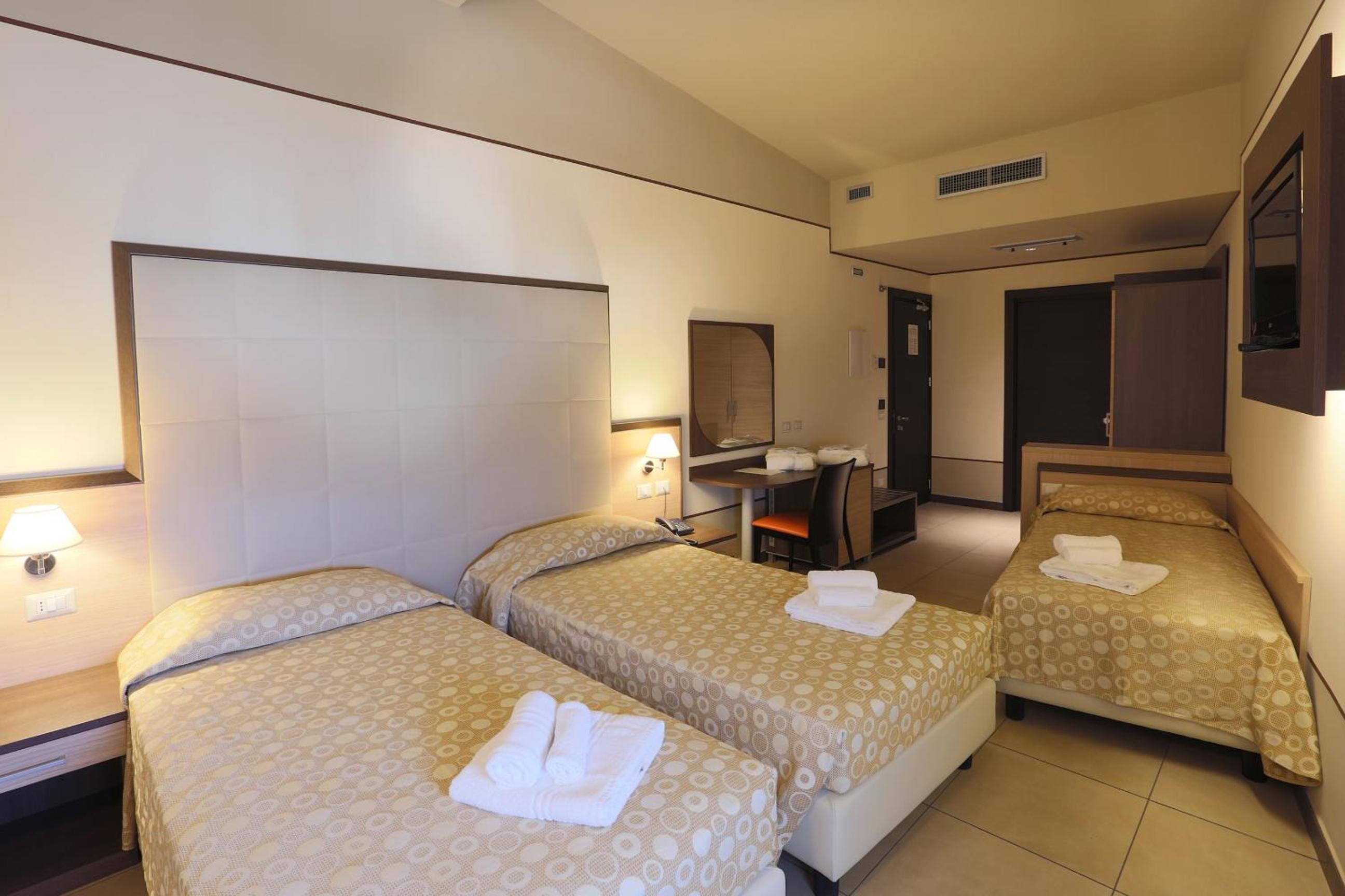 Standard Quadruple Room with Balcony