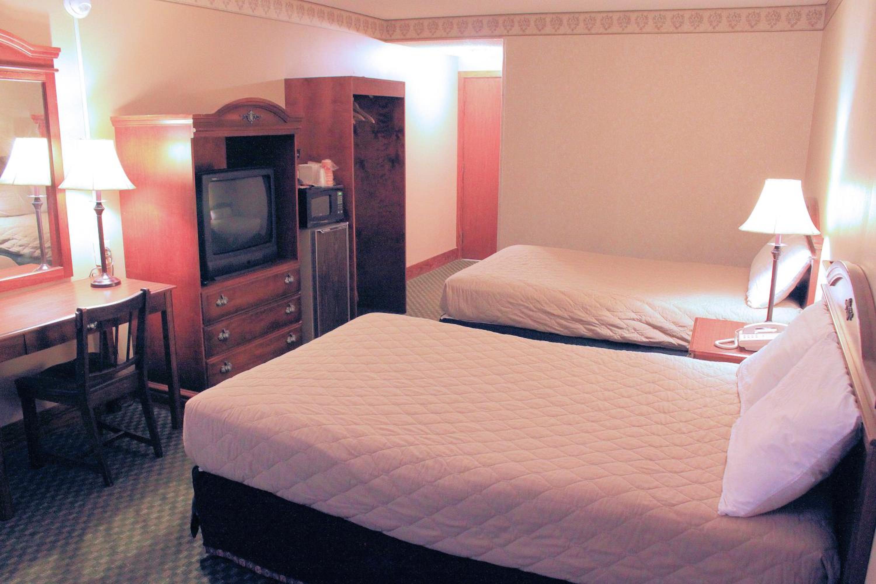 Standard Double Room with Two Queen Beds photo 1