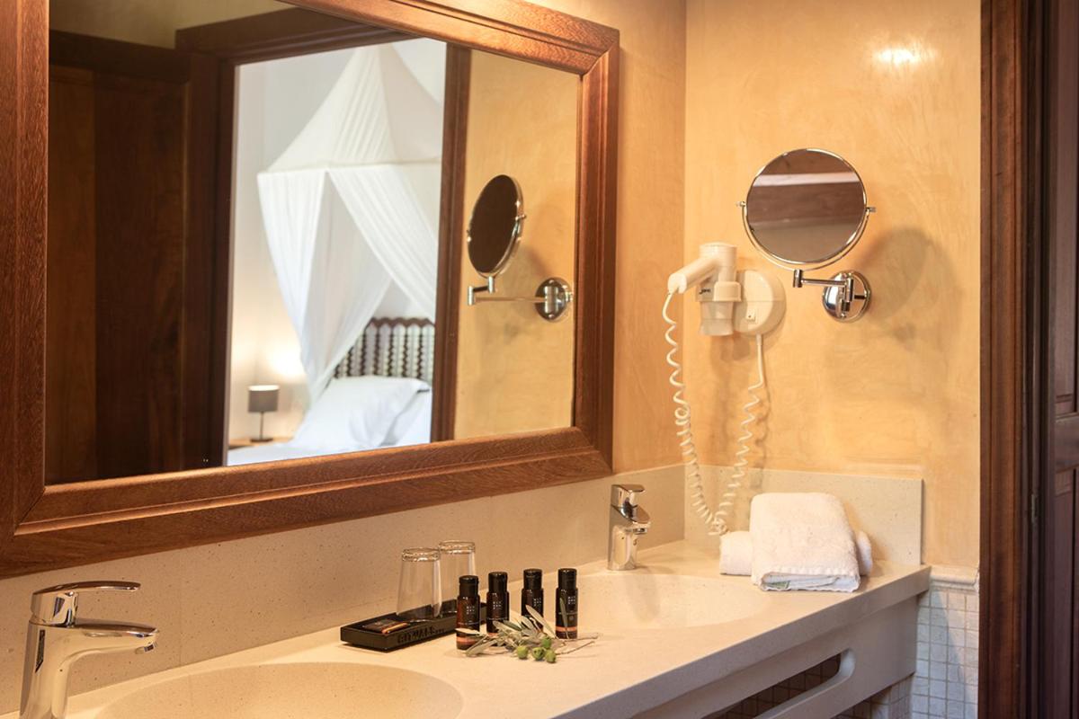 Junior Suite (2 Adults + 1 Child)