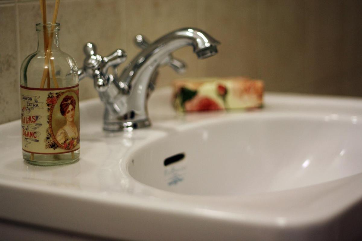 Superior Triple Room with Private Bathroom photo 3