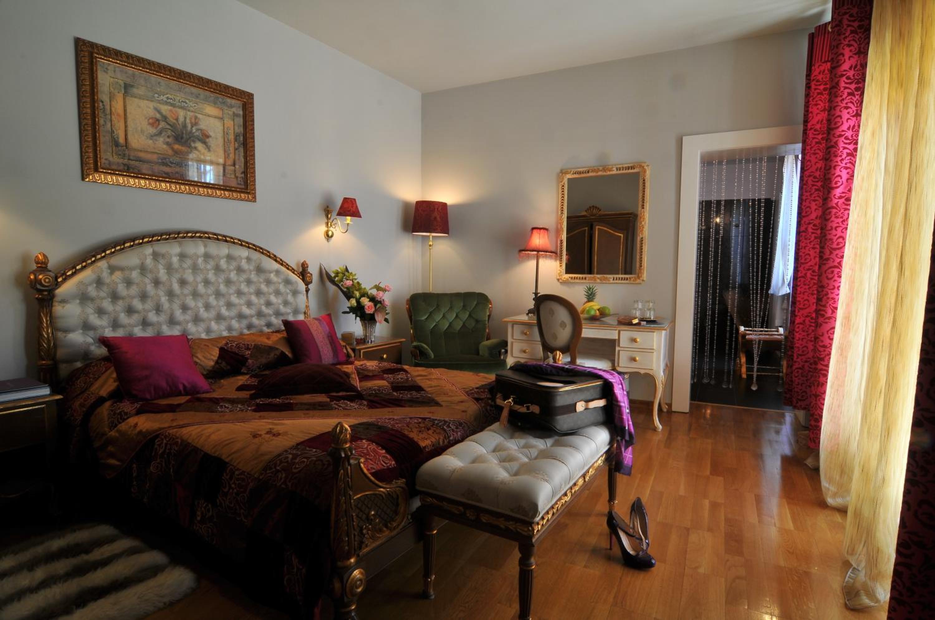 Deluxe Room - Photo 1