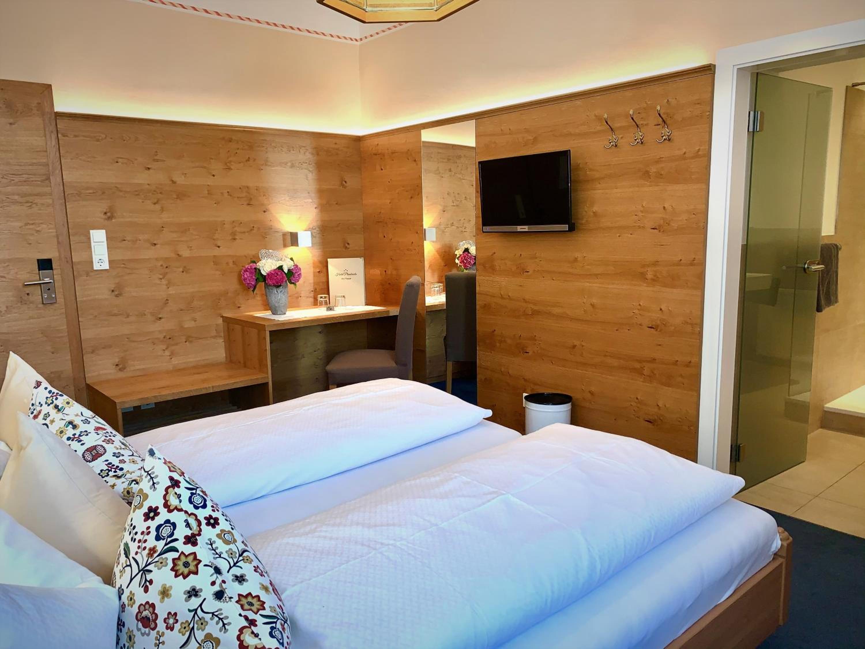 Double Room - Photo 13