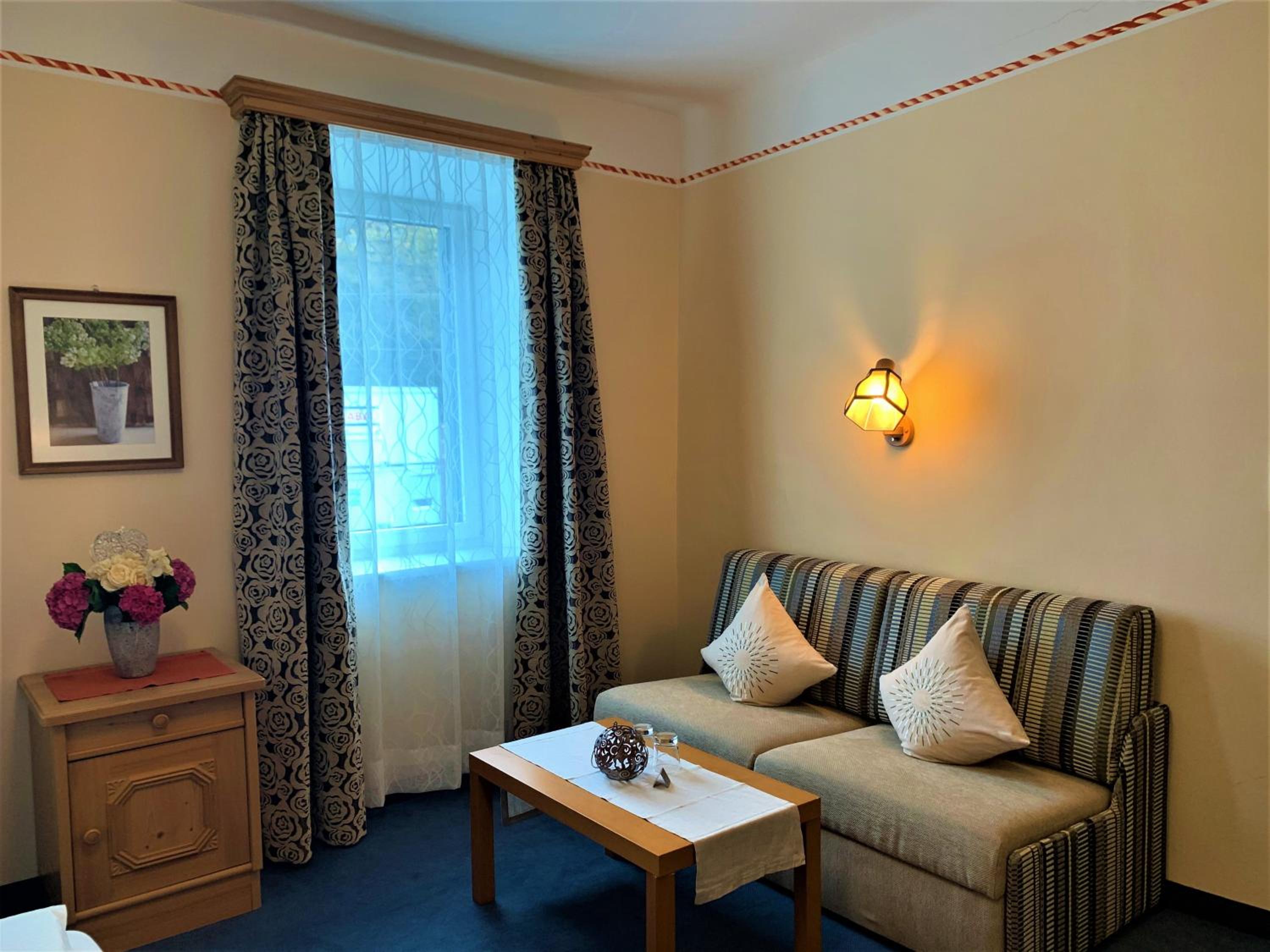 Family Room - Photo 7