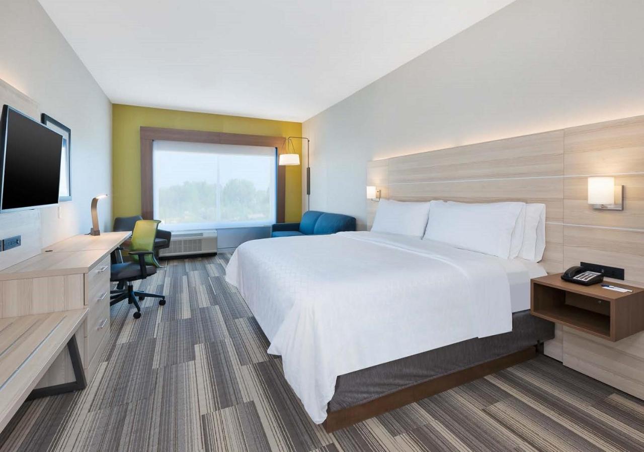 Standard King Room - Photo 1