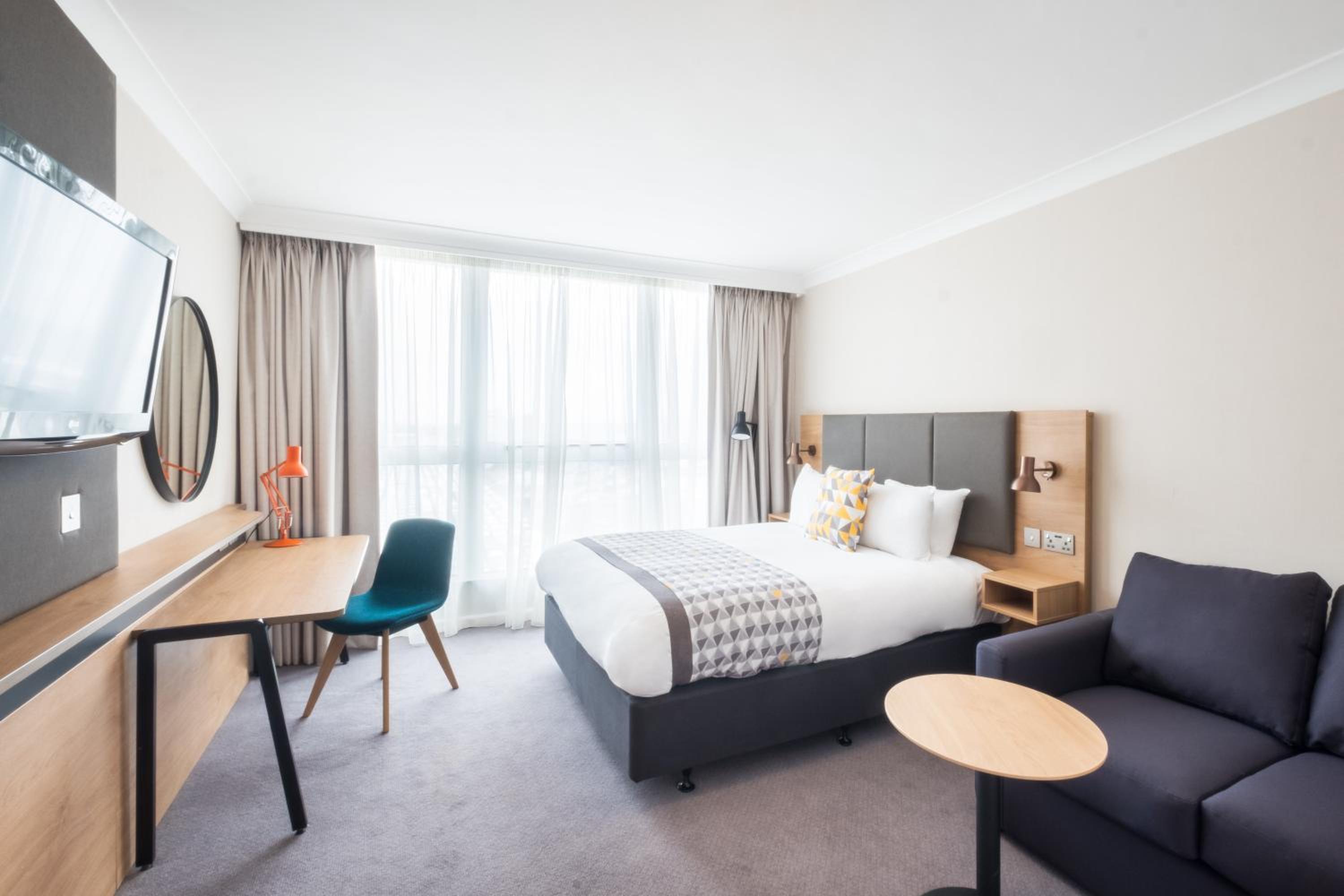 Standard Double Room With Single Sofa Bed photo 3