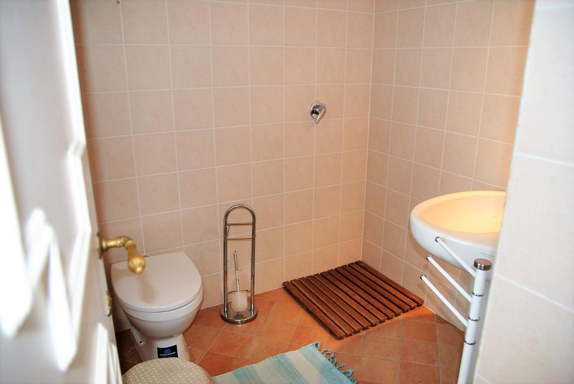 Apartment with Sea View - Photo 22