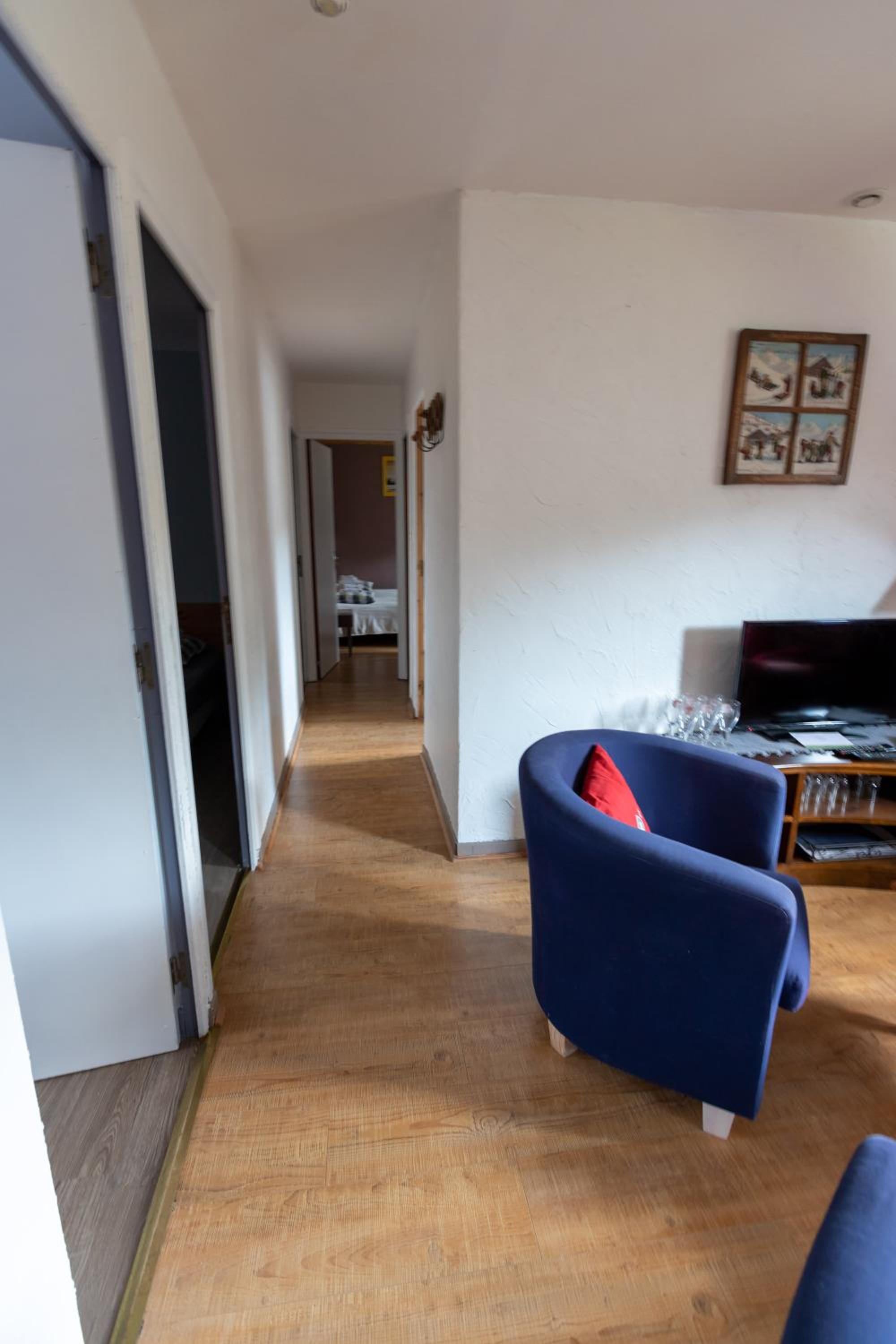 Apartment photo 2