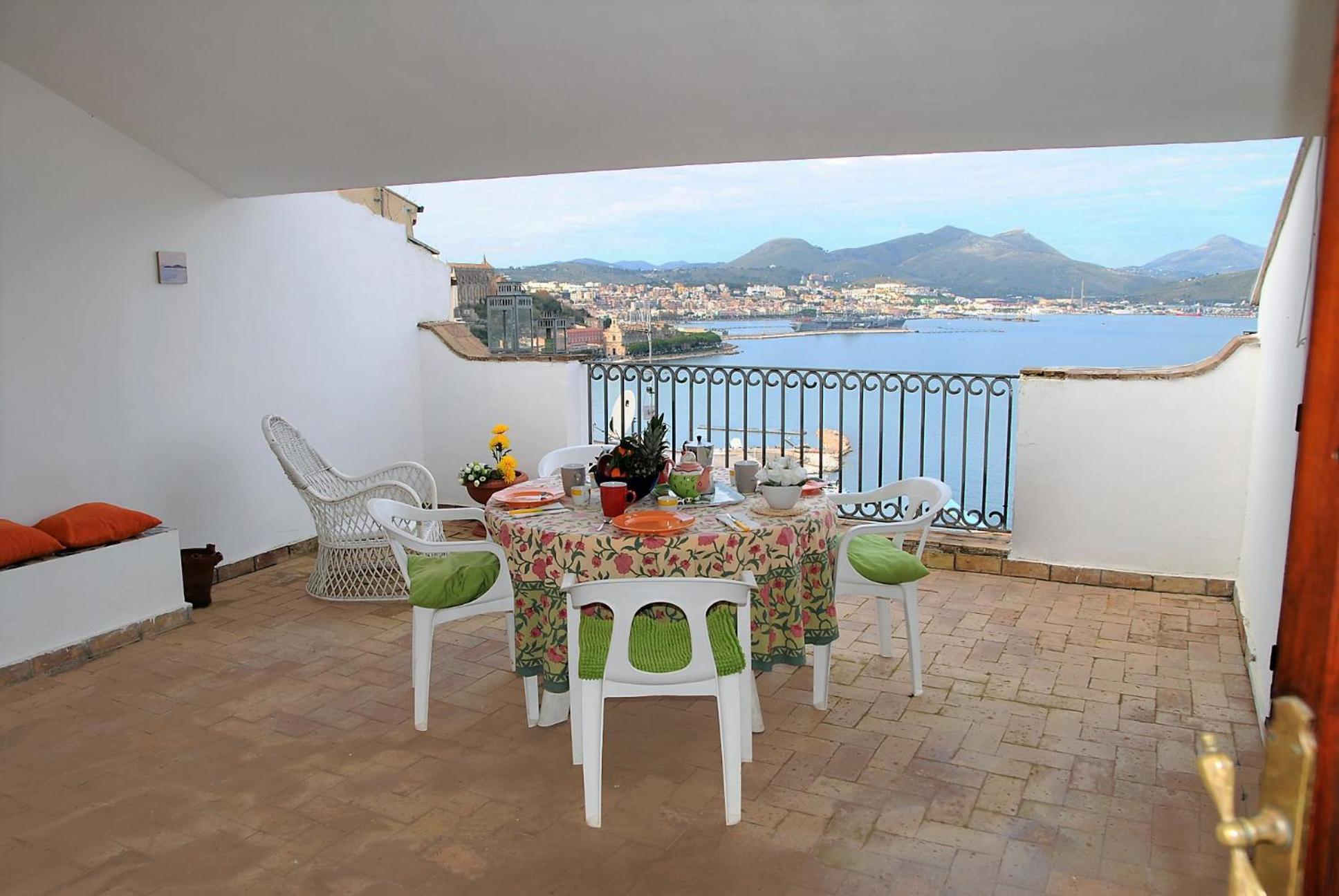 Apartment with Sea View - Photo 16