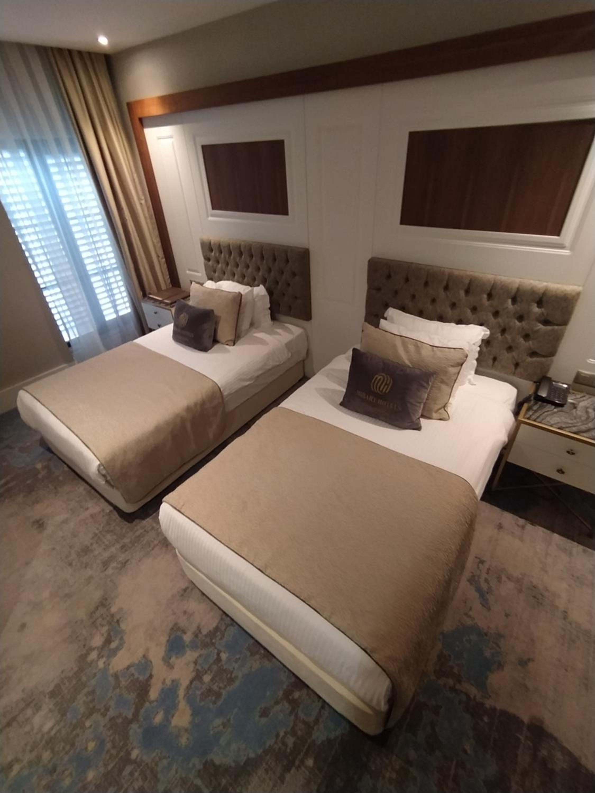 Standard Twin Room - Photo 4