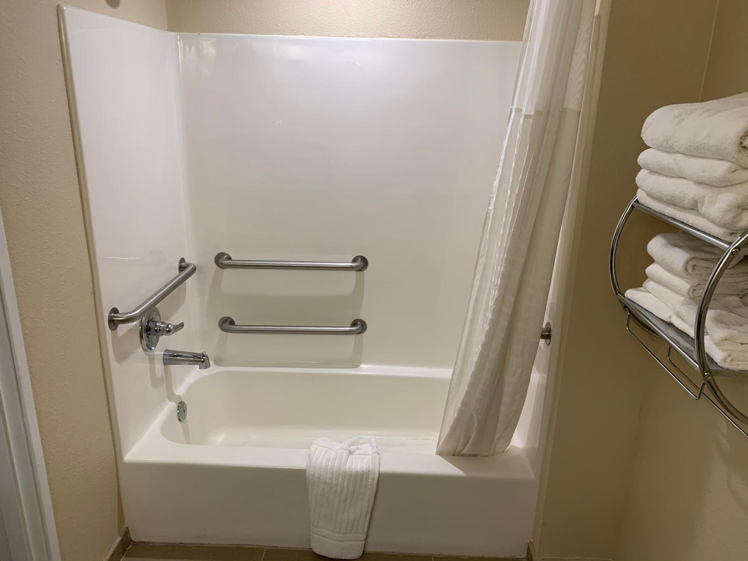 Double Room with Two Double Beds - Accessible/Non-Smoking - Photo 7