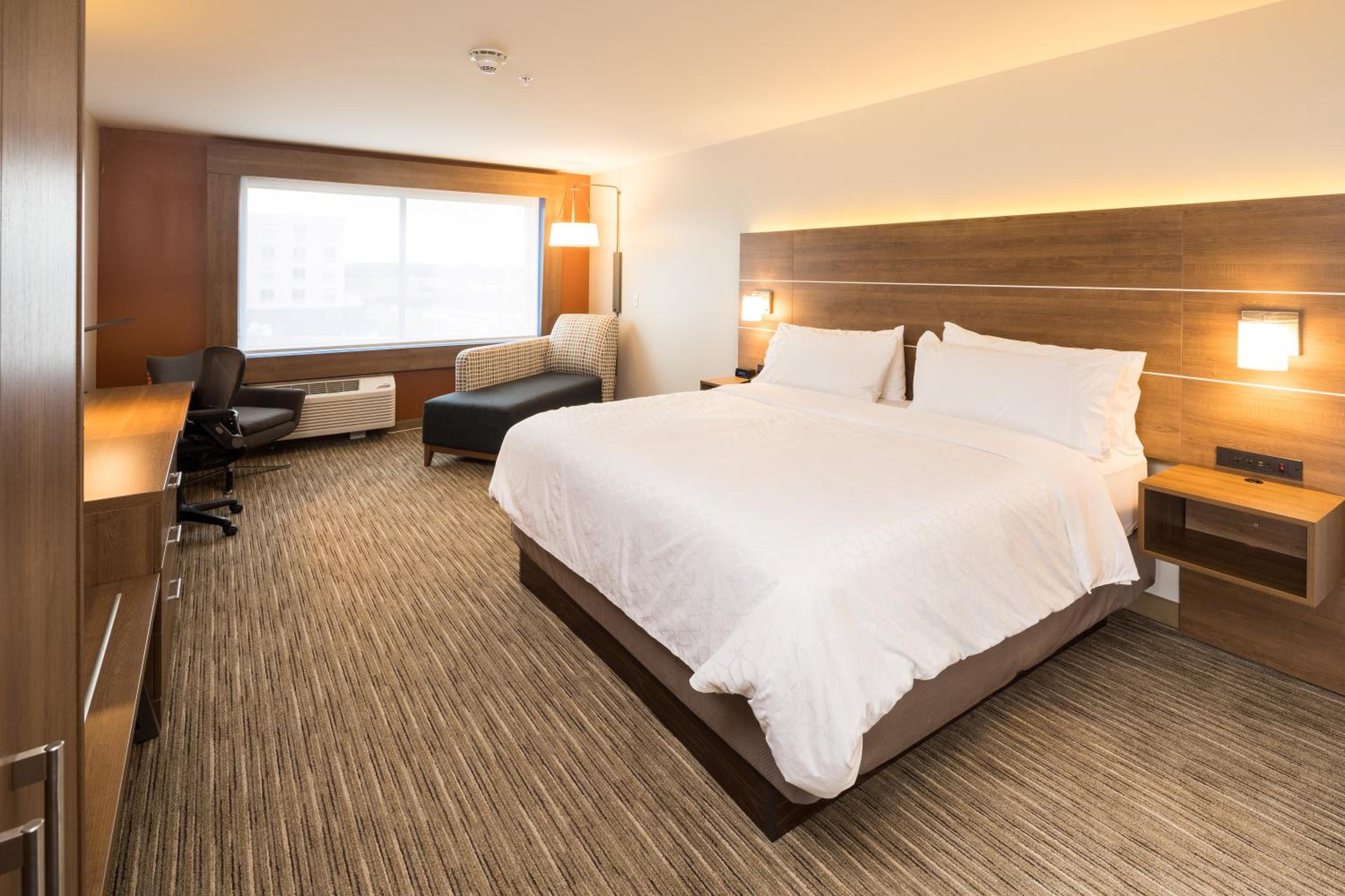 Standard King Room