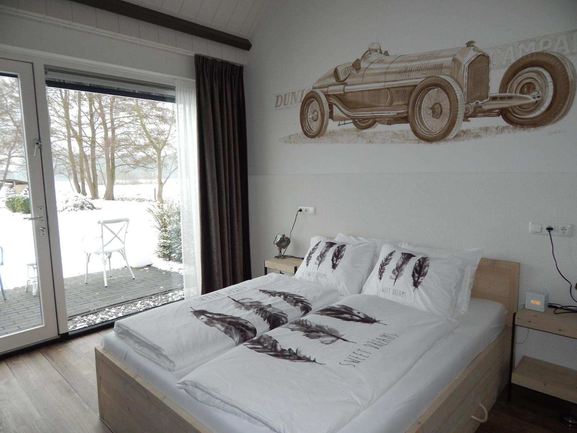 Deluxe King Room photo 1