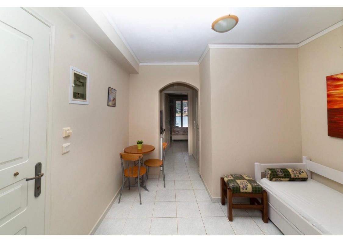 Apartment (2 Adults + 2 Children) with Sea View  photo 1