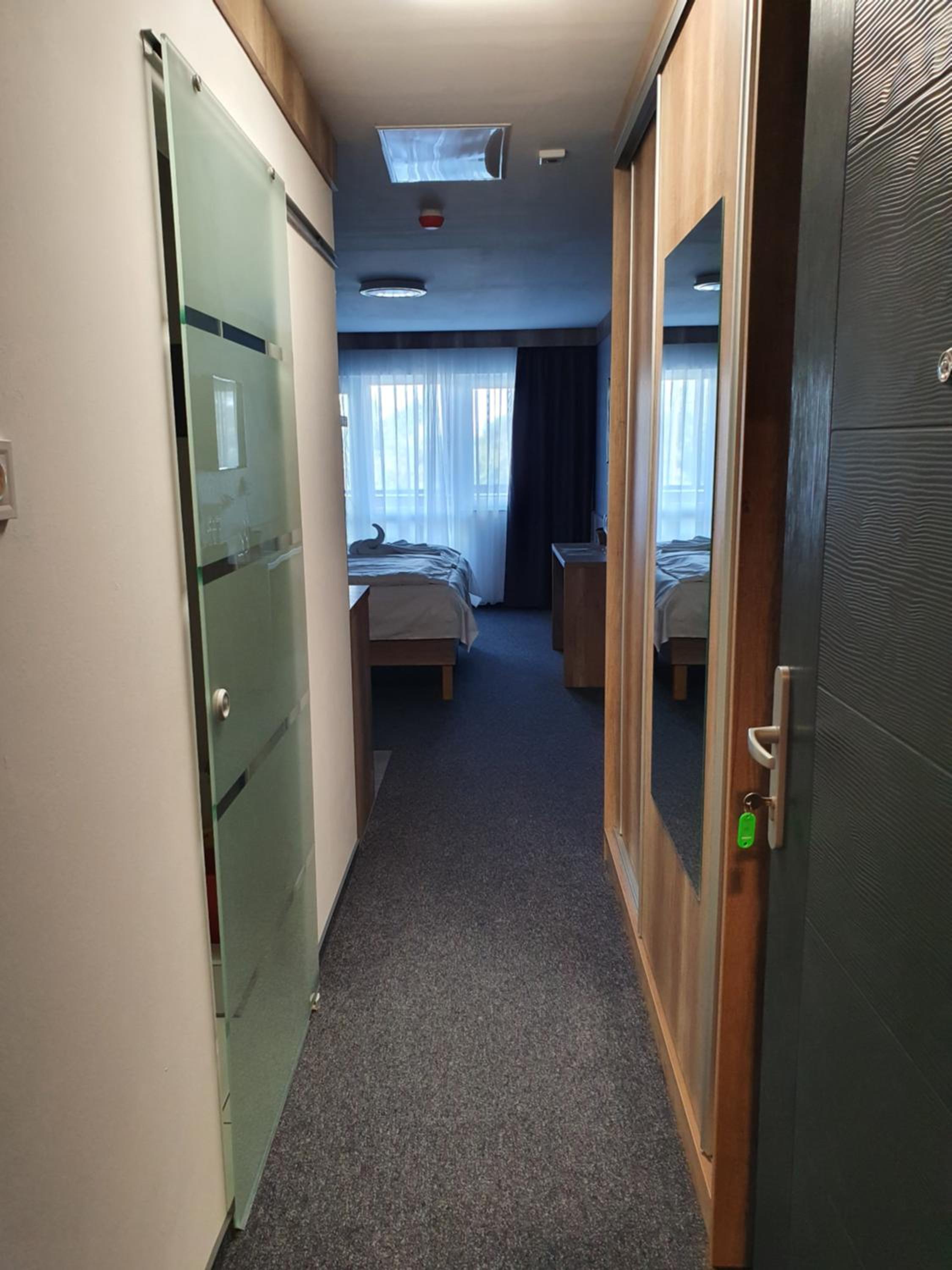 Standard Double or Twin Room with Balcony - Photo 4