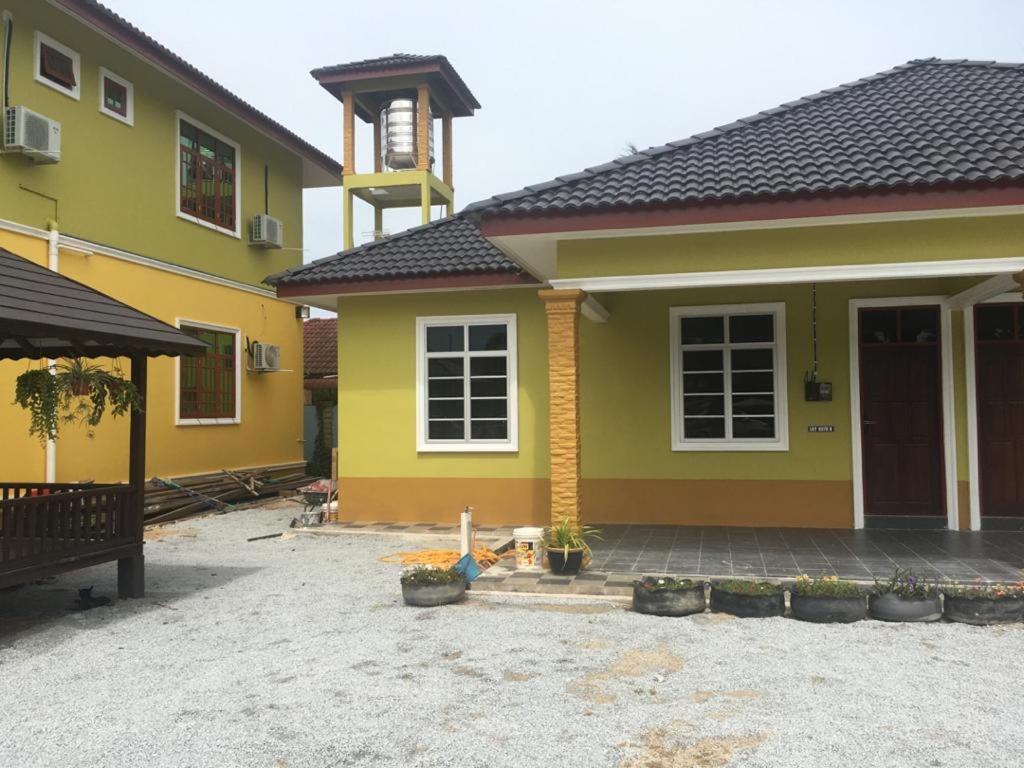 Two-Bedroom House photo 3