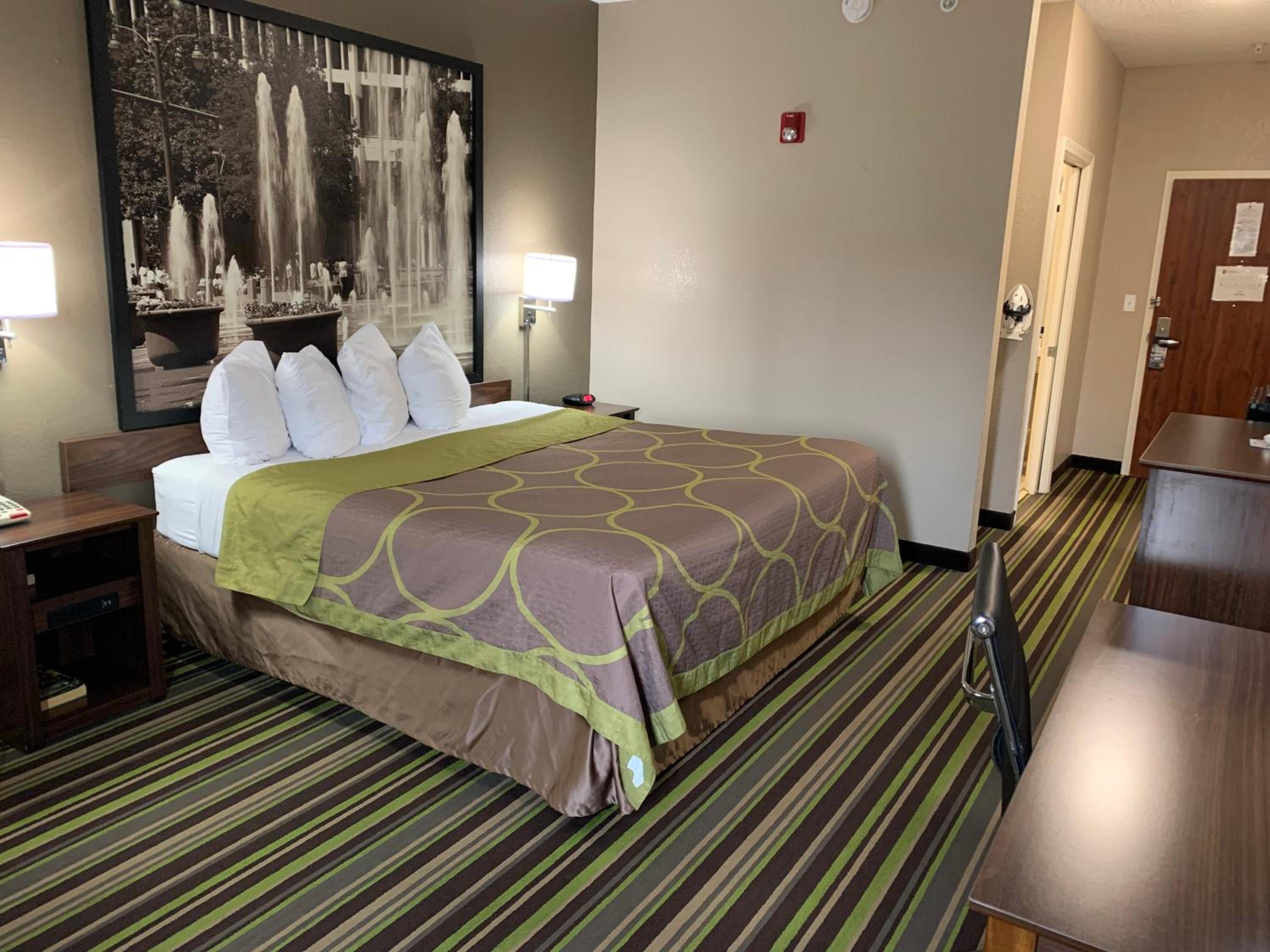 King Room - Mobility Access/Non-Smoking photo 2