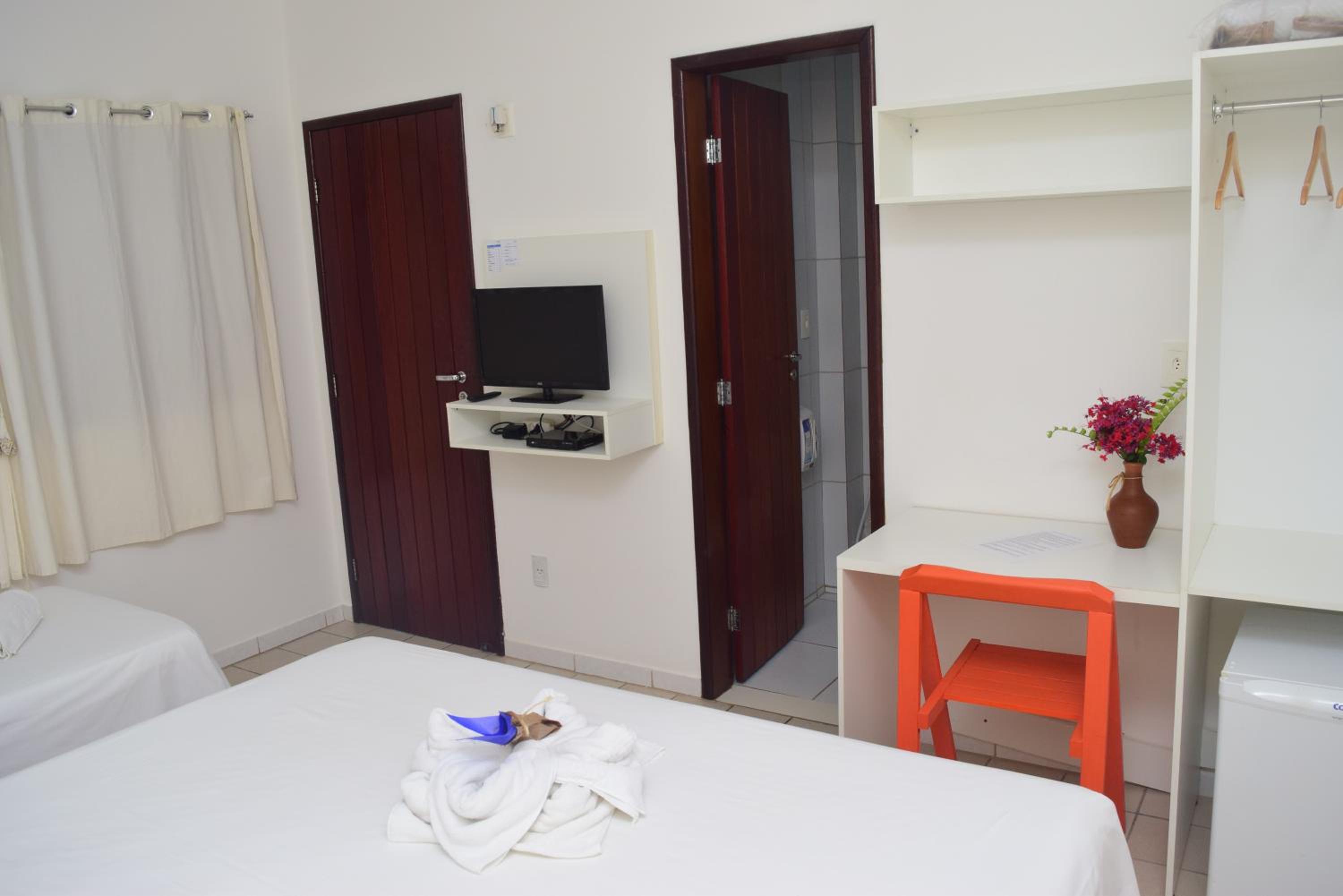 Triple Room - Photo 9