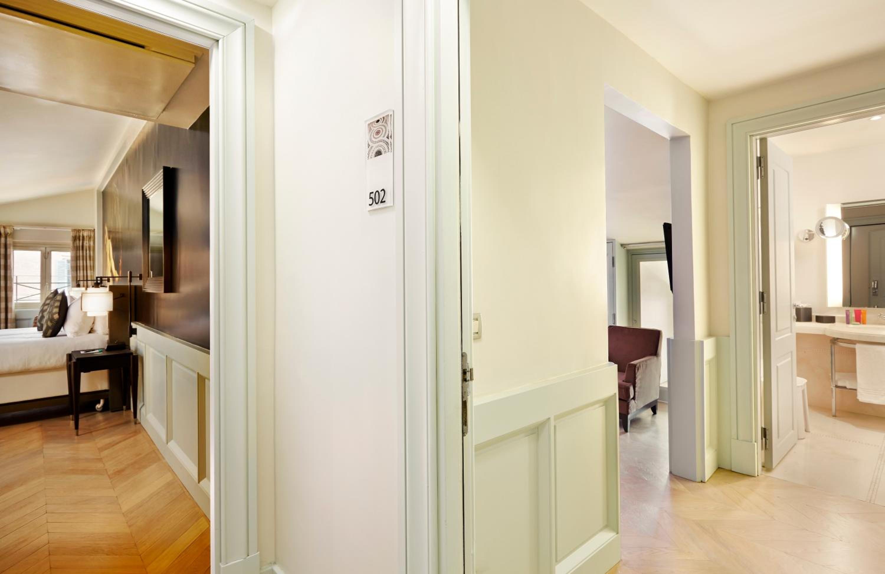 Junior King Suite