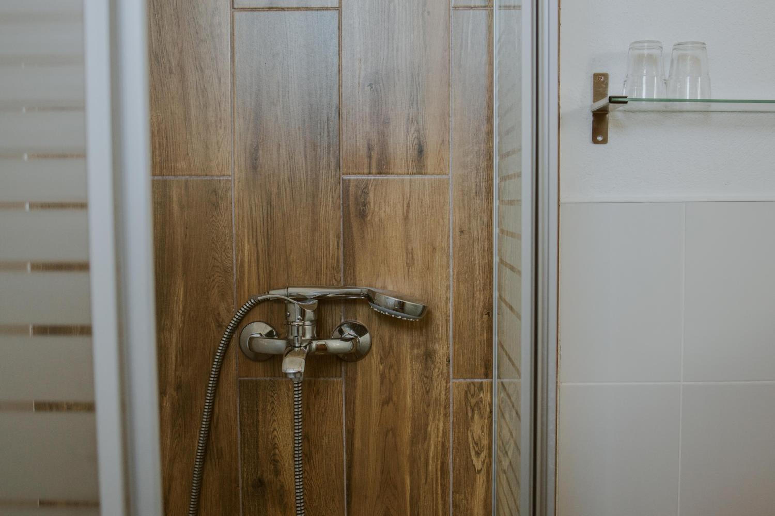 Double Room - Photo 16