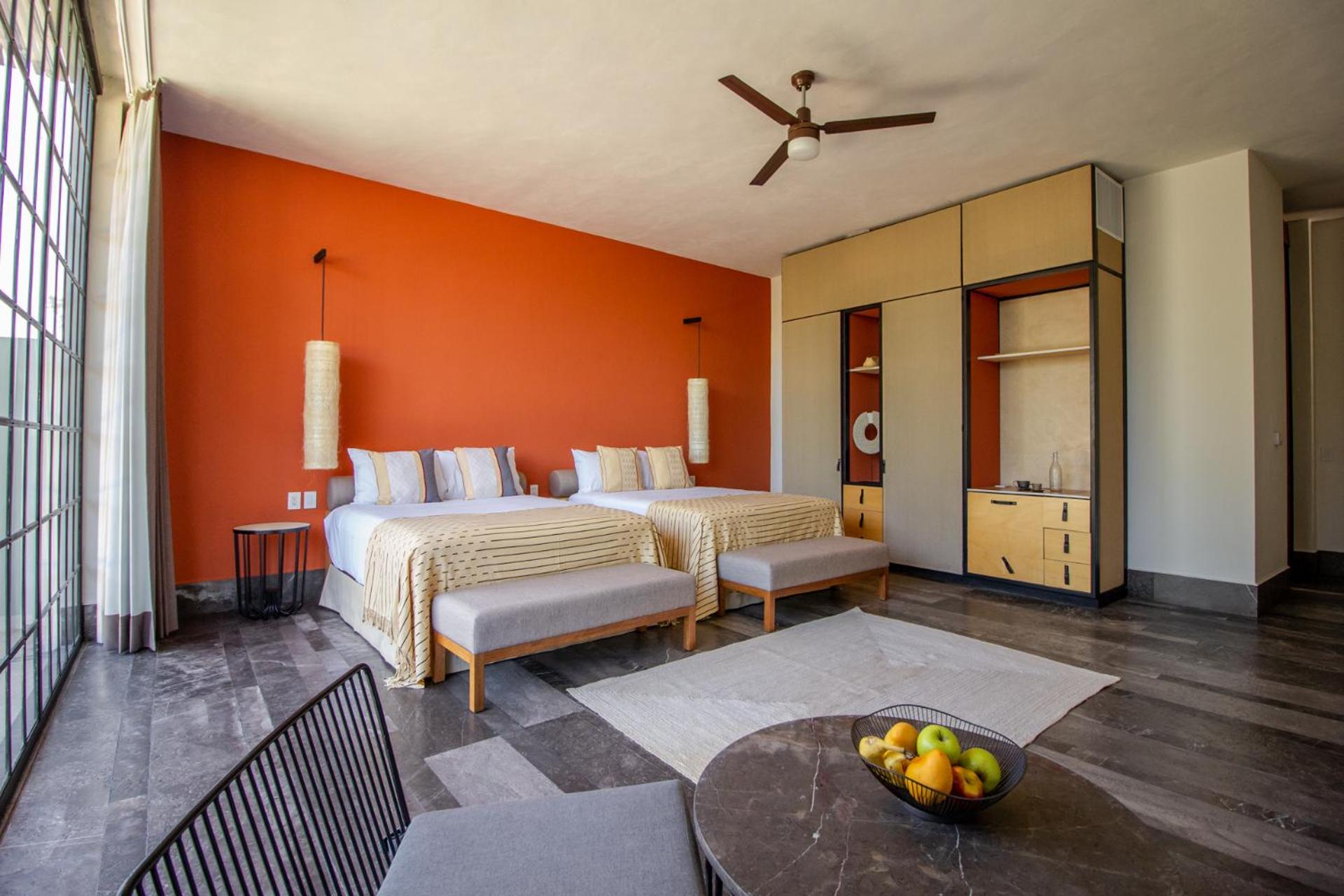 Deluxe Queen Suite - Photo 1