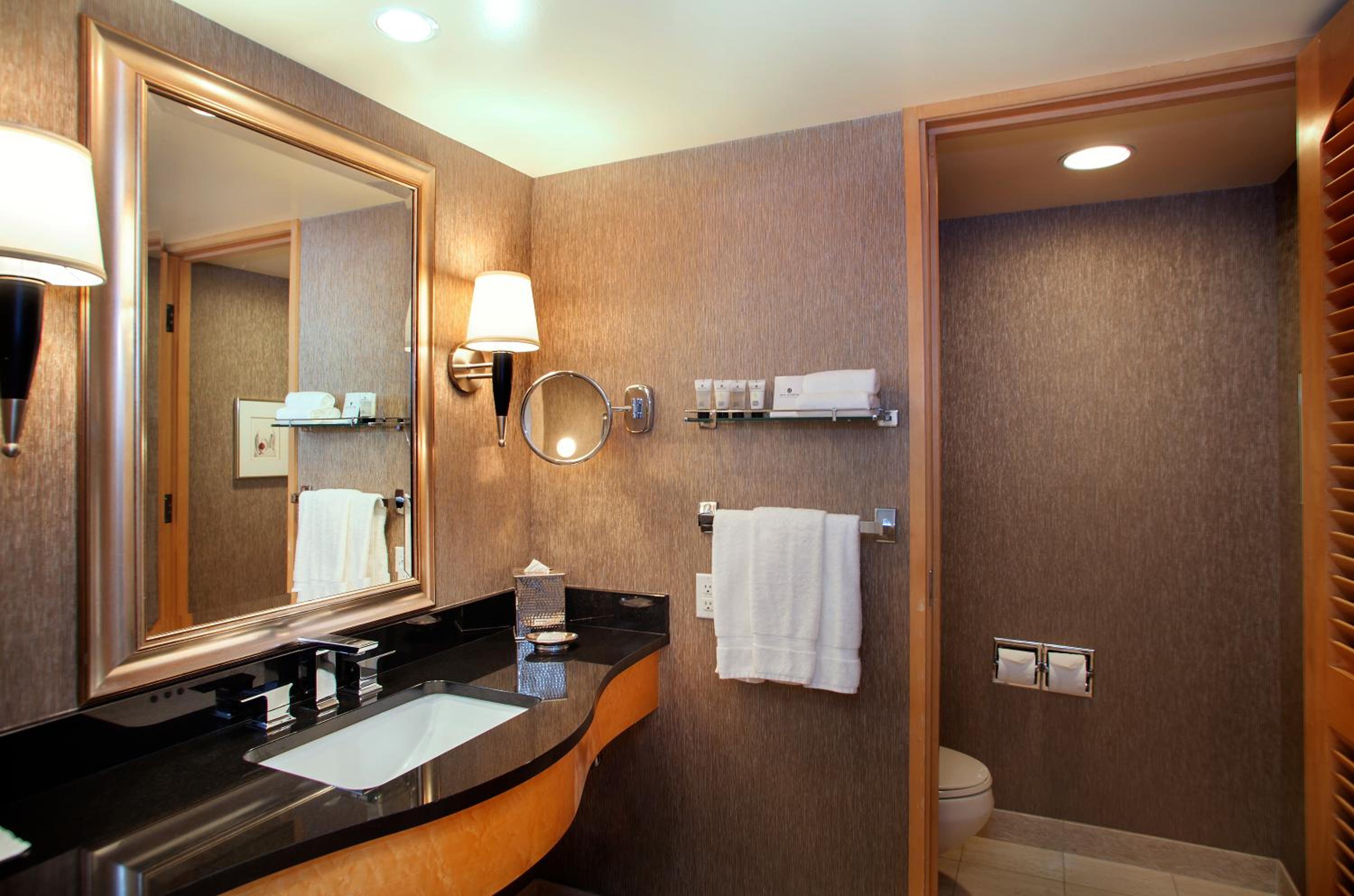 Deluxe Double Room with Two Double Beds and Harbor View