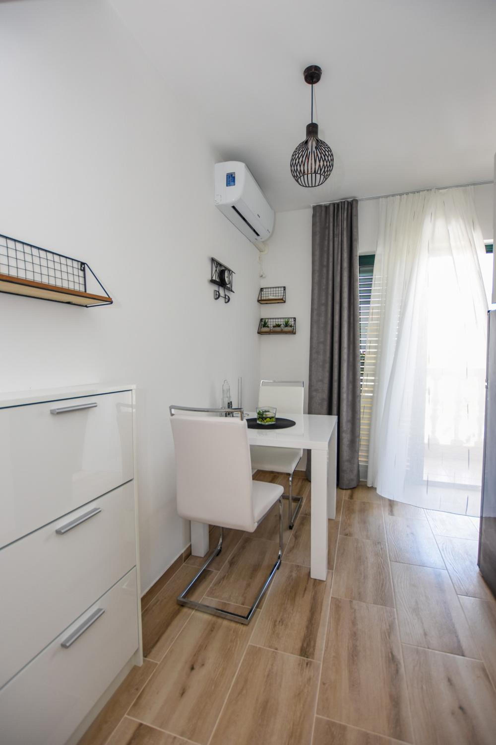 One-Bedroom Apartment photo 3