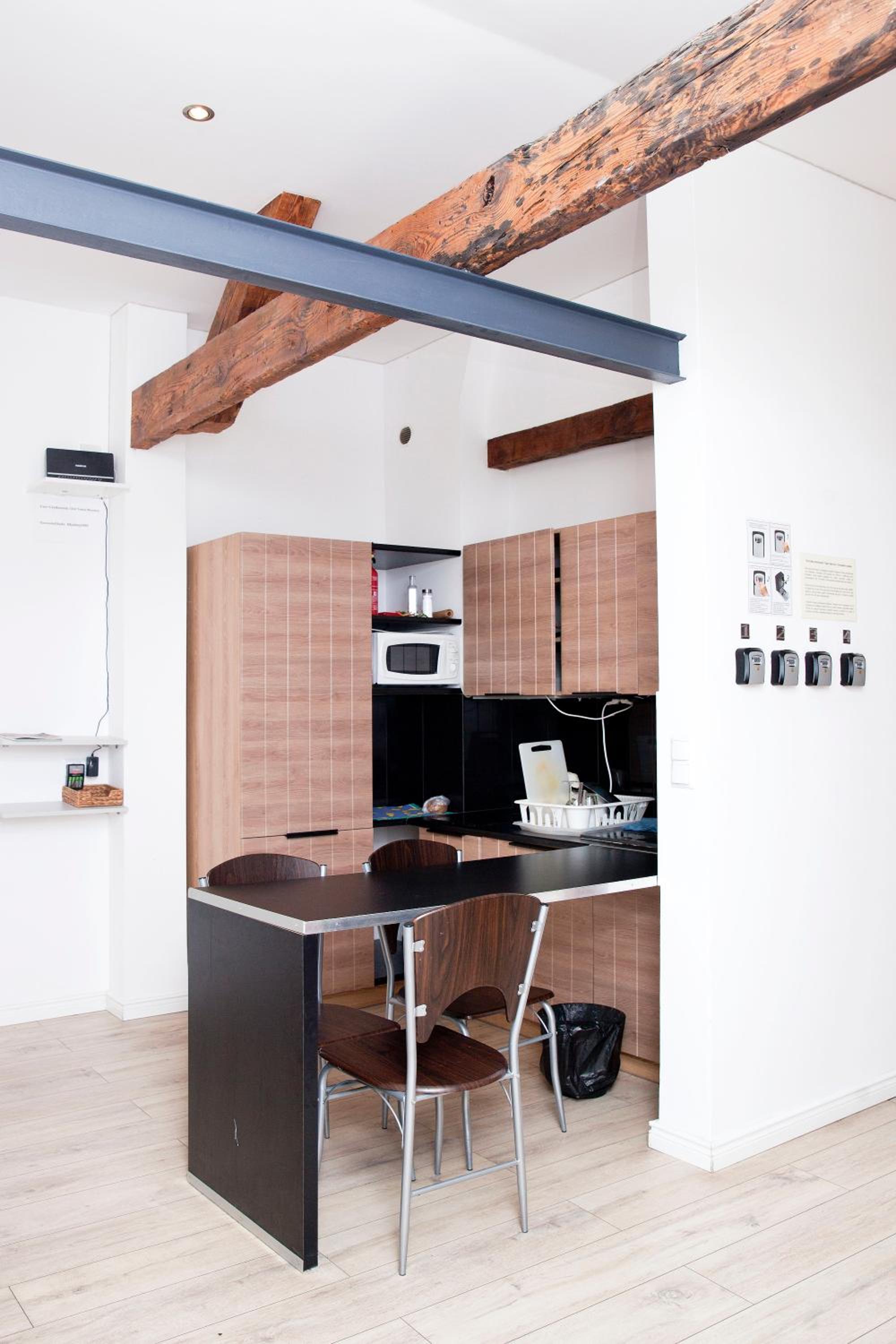 Budget Double Room - Photo 19