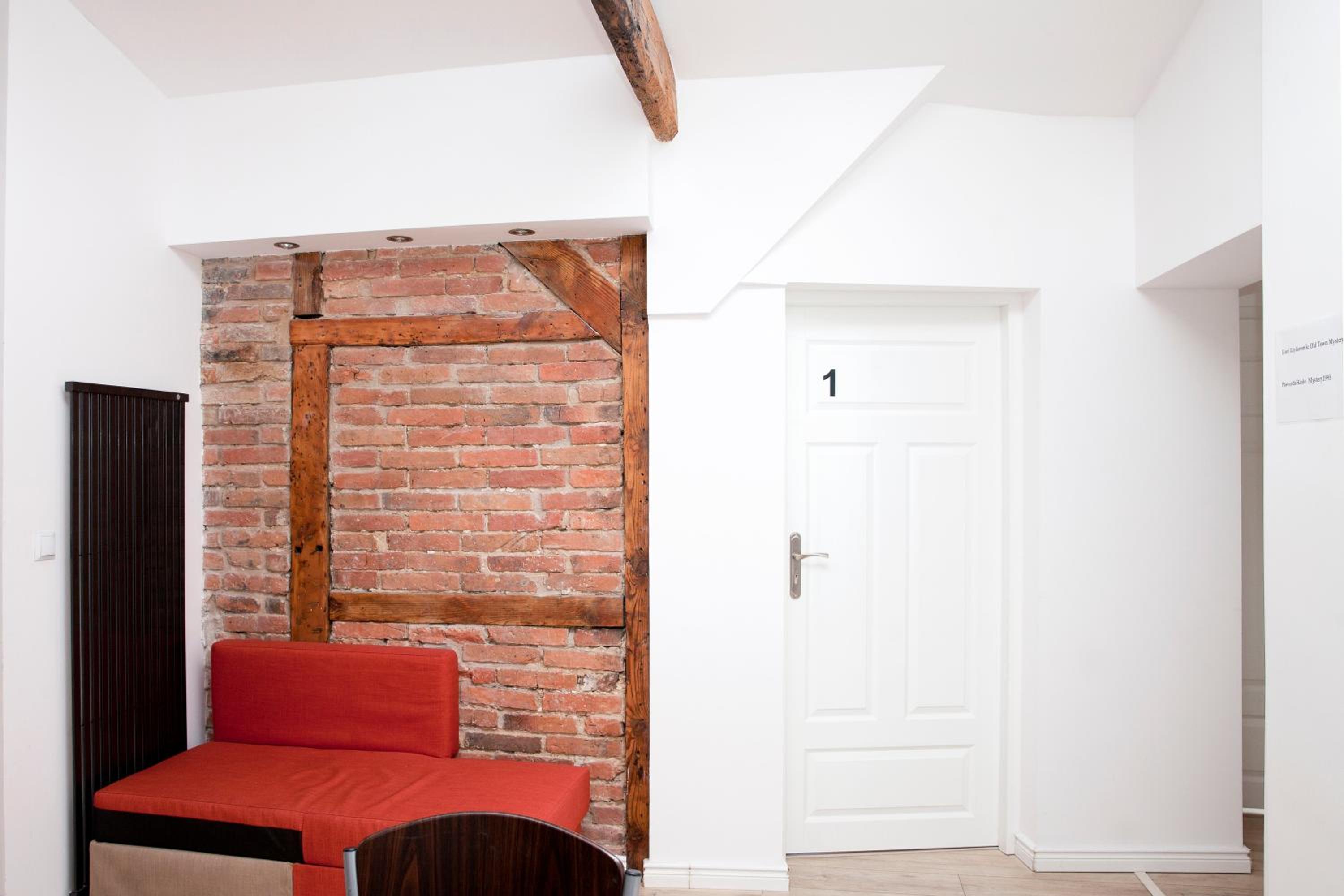 Budget Double Room - Photo 22