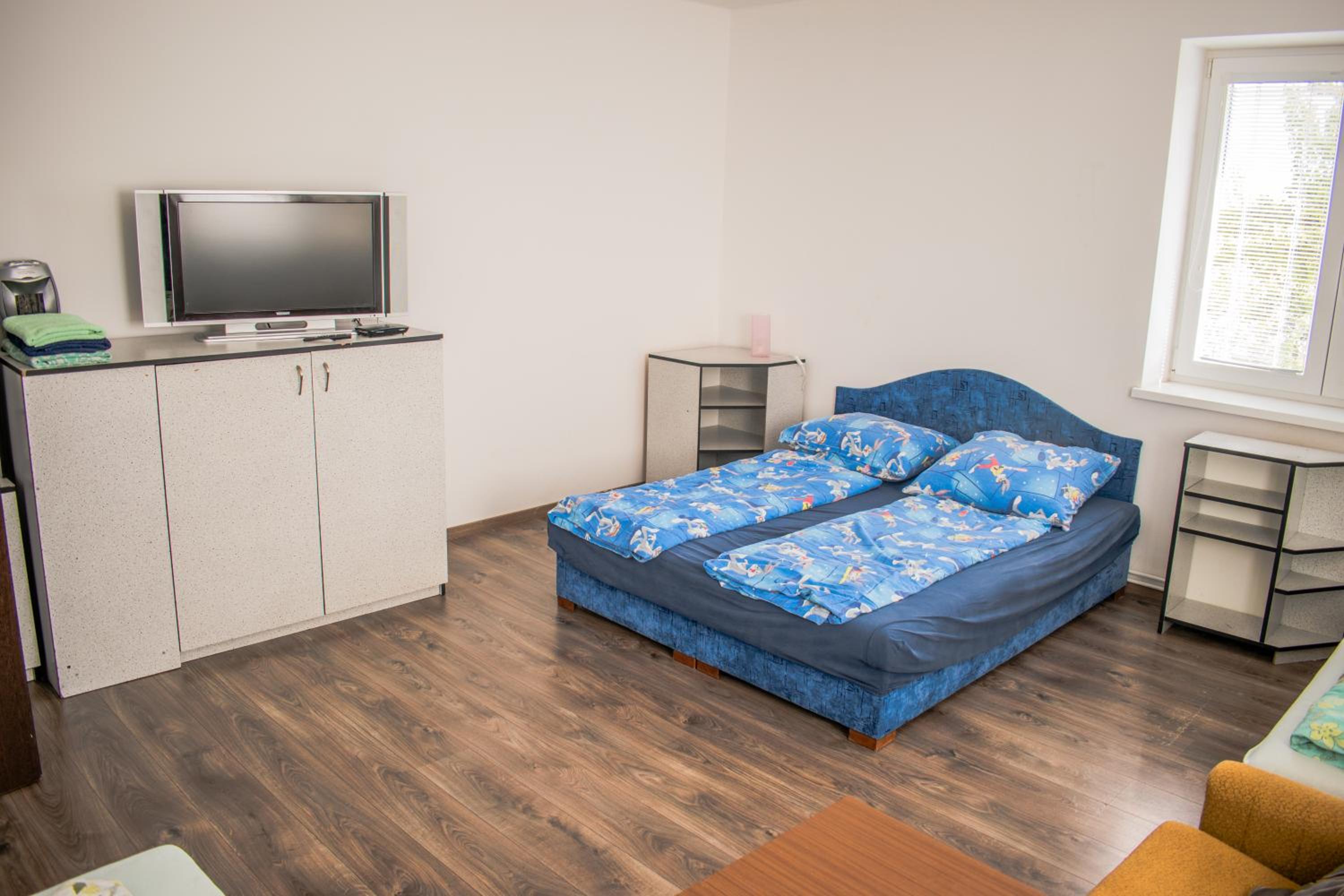 Quadruple Room with Shared Bathroom photo 2