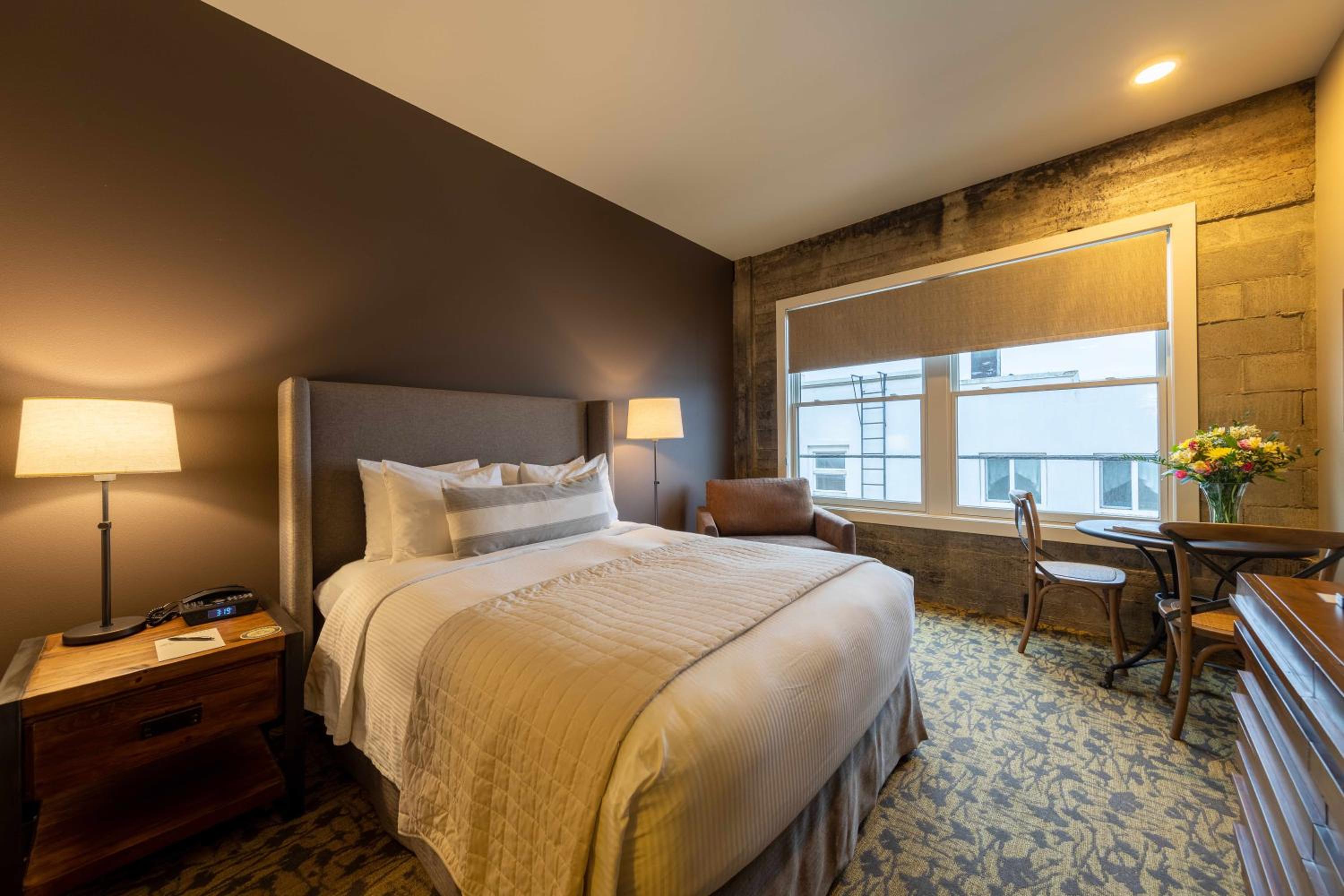 Deluxe Queen Room photo 1