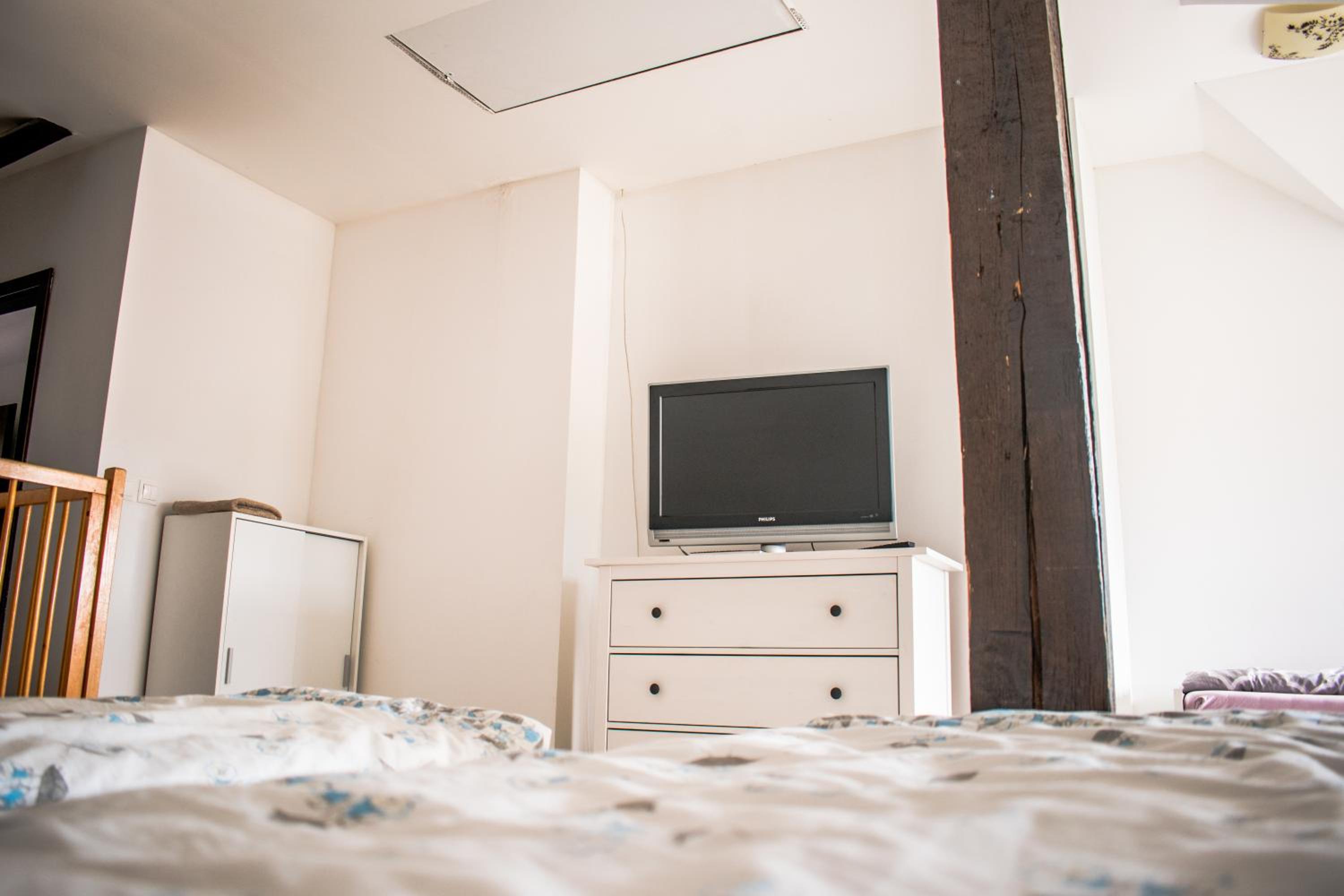 Quadruple Room with Private Bathroom - Photo 3