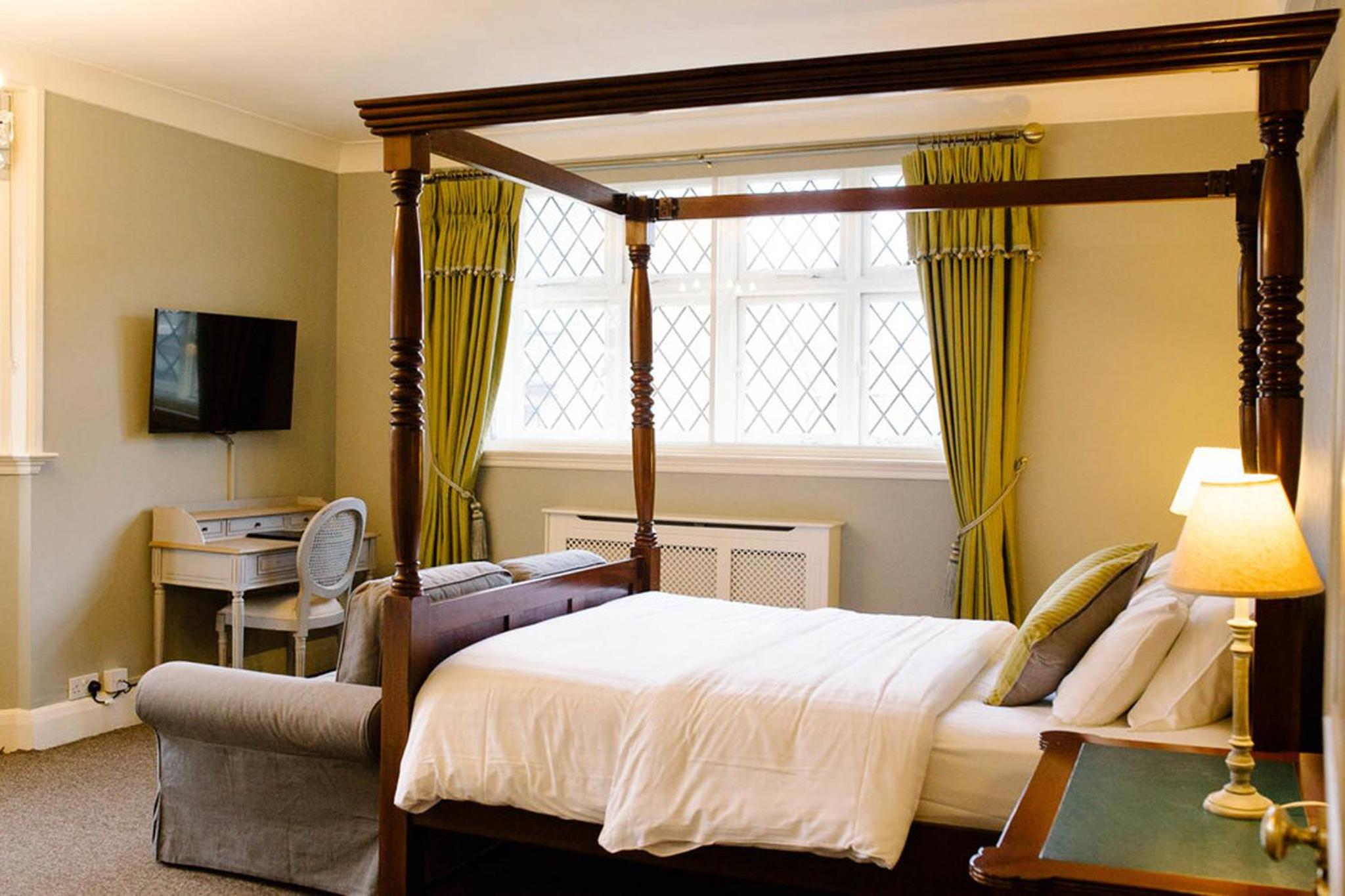 Family Room with Shower photo 2