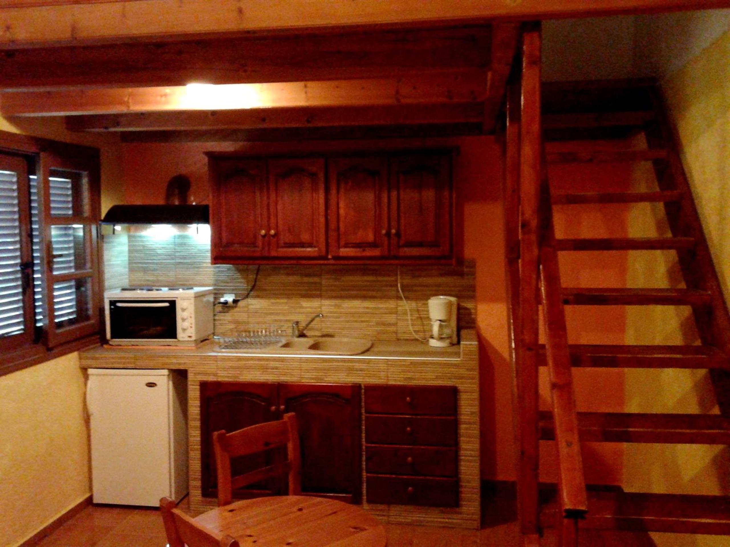 Studio - Split Level (2-4 adults) photo 2