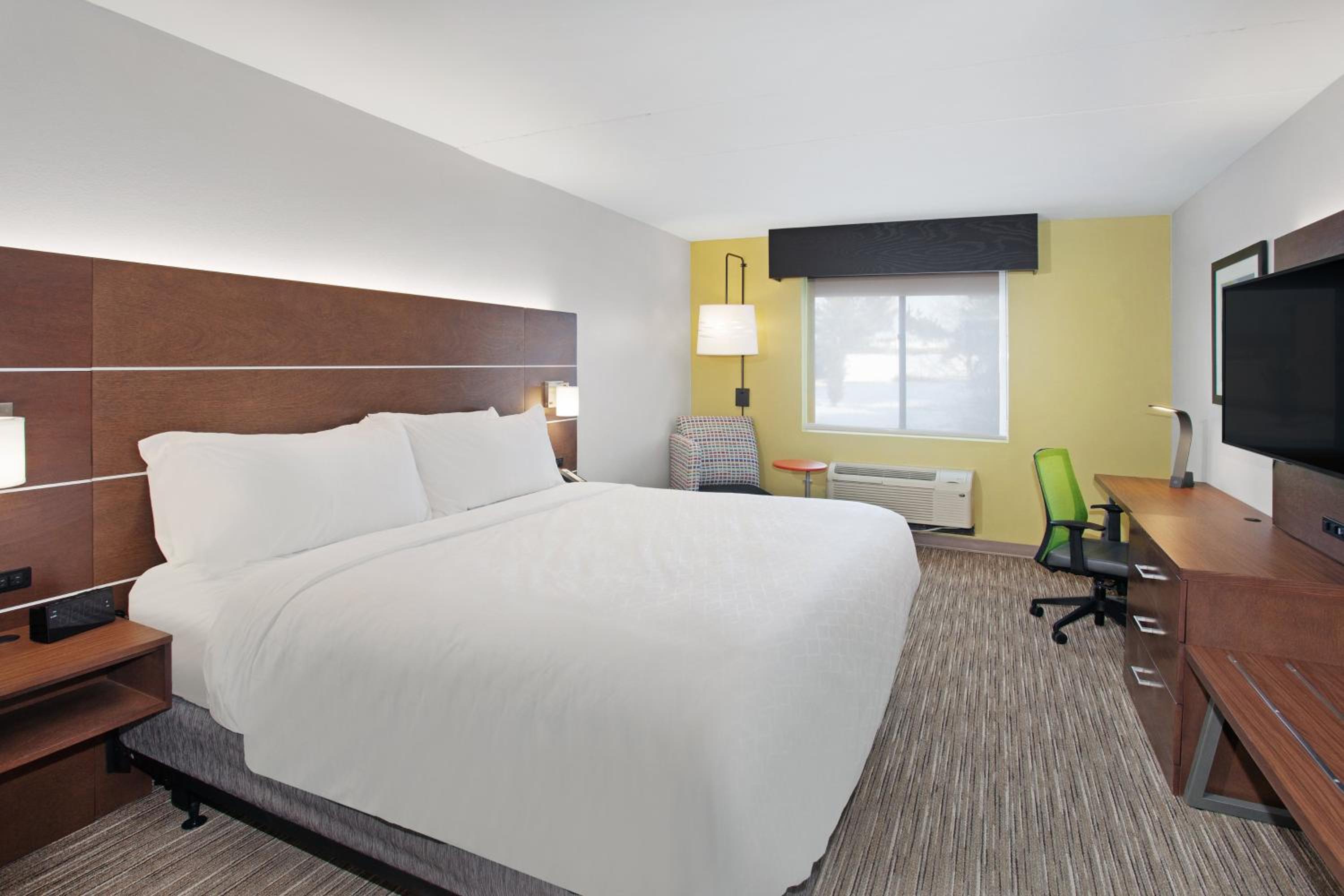 Standard King Room - Photo 2
