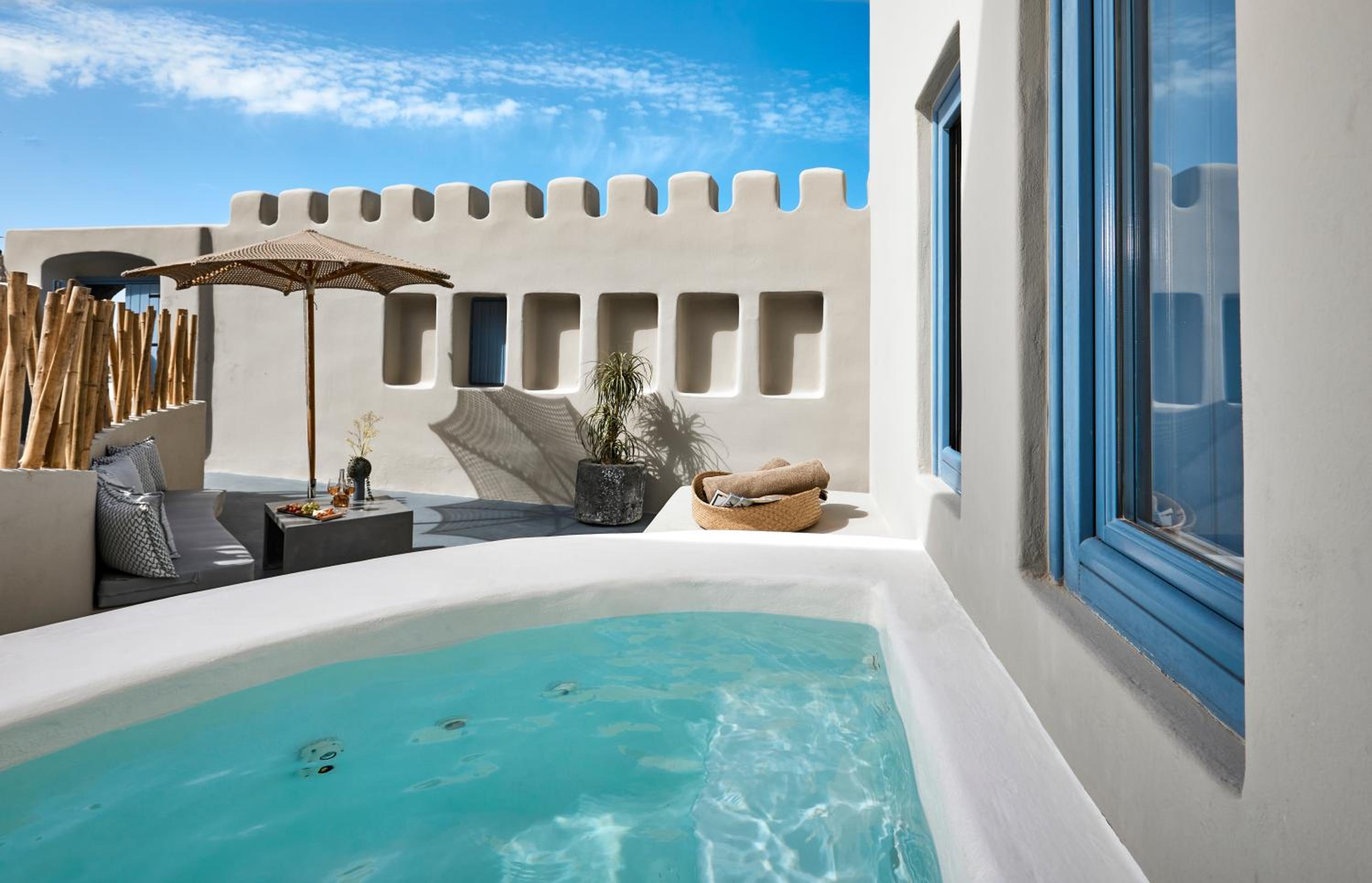 Emerald Suite With Outdoor Hot Tub - Photo 2